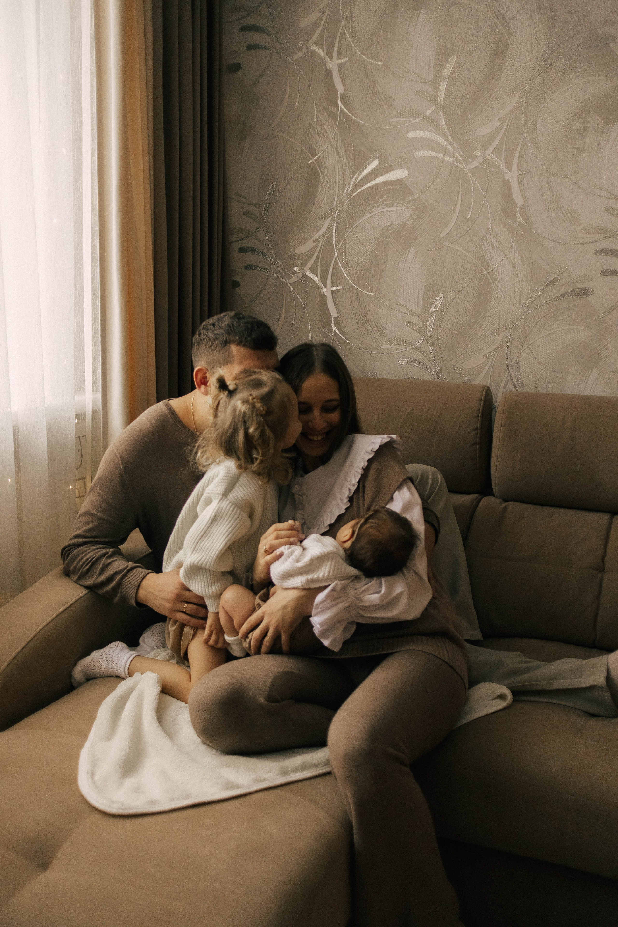 Анастасия, Андрей, Ариша и Анюта. Главная