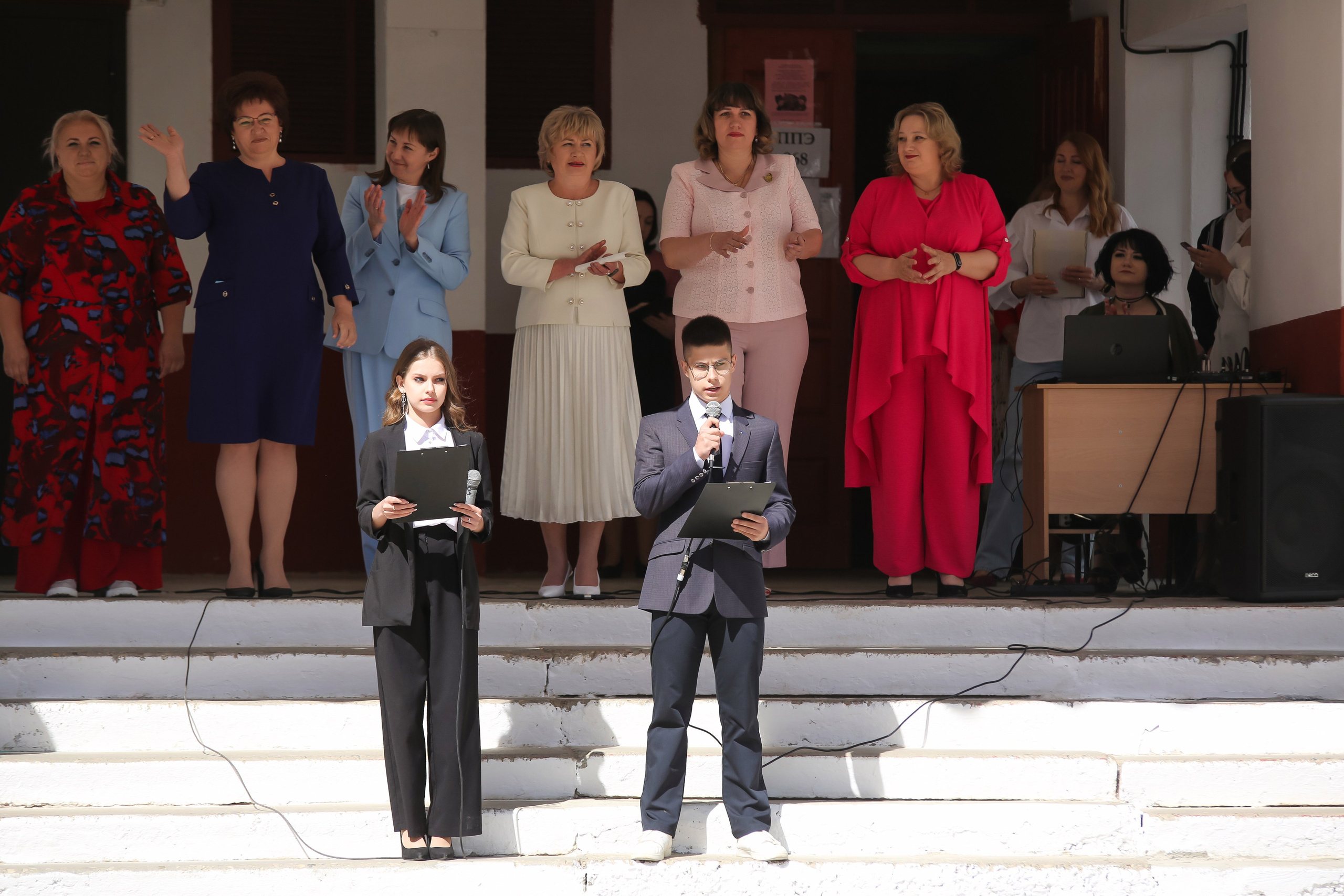 ЛИНЕЙКА «ПОСЛЕДНИЙ ЗВОНОК» 9 ШКОЛА 2024 г МЦЕНСК. ТВОЙ АЛЬБОМ / ТВОИ ПРАВИЛА