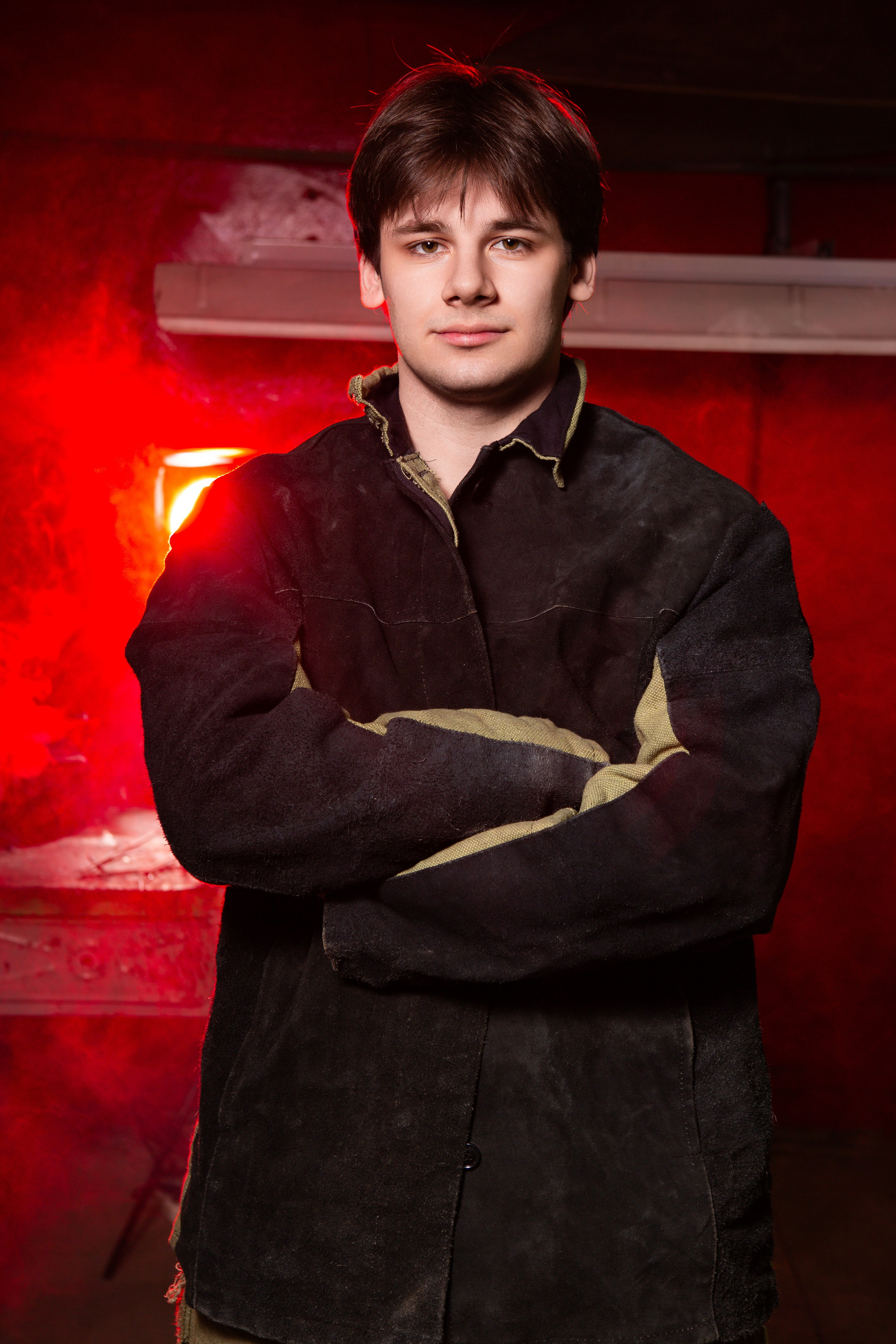 Портретная Фотосессия в Цеху для Выпускников Сварщиков | Твой Альбом Мценск. ТВОЙ АЛЬБОМ / ТВОИ ПРАВИЛА