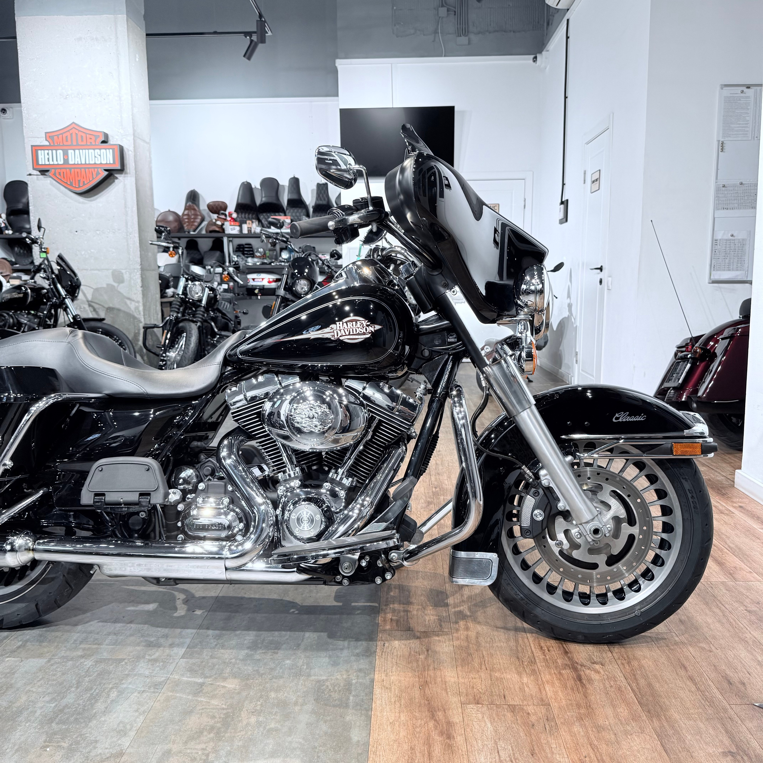 2010 Street Glide АВS Vivid Вlаck. Hello Davidson, Москва. Только хорошие мотоциклы…