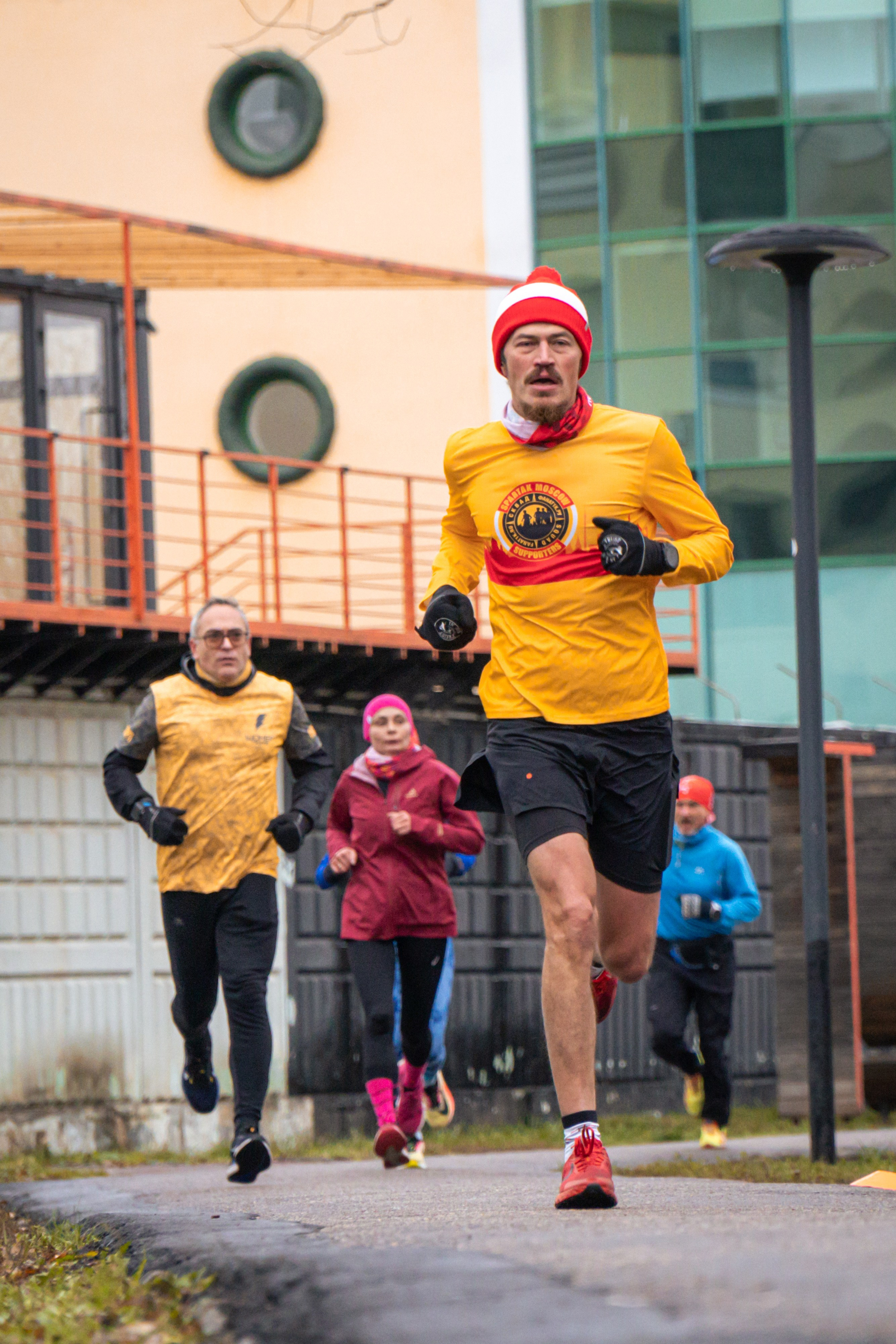 5 вёрст Реутов 16.11.2024. Роман Капилюшов. Бег. Фото. Видео. г. Люберцы