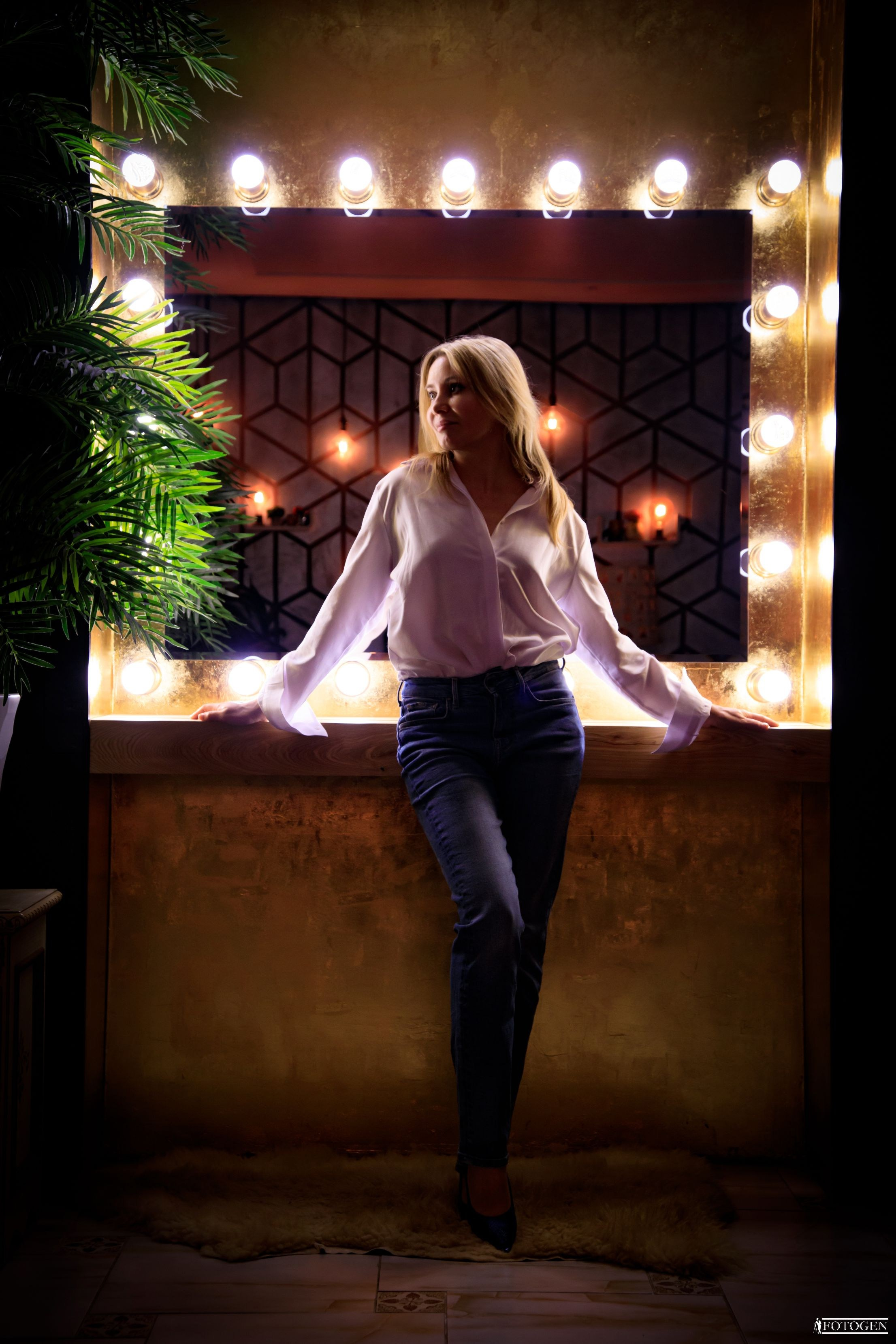 Гармония зрелости: Фотосессии для уверенных в Fotogen. Интерьерная фотостудия FOTOGEN г. Краснодар