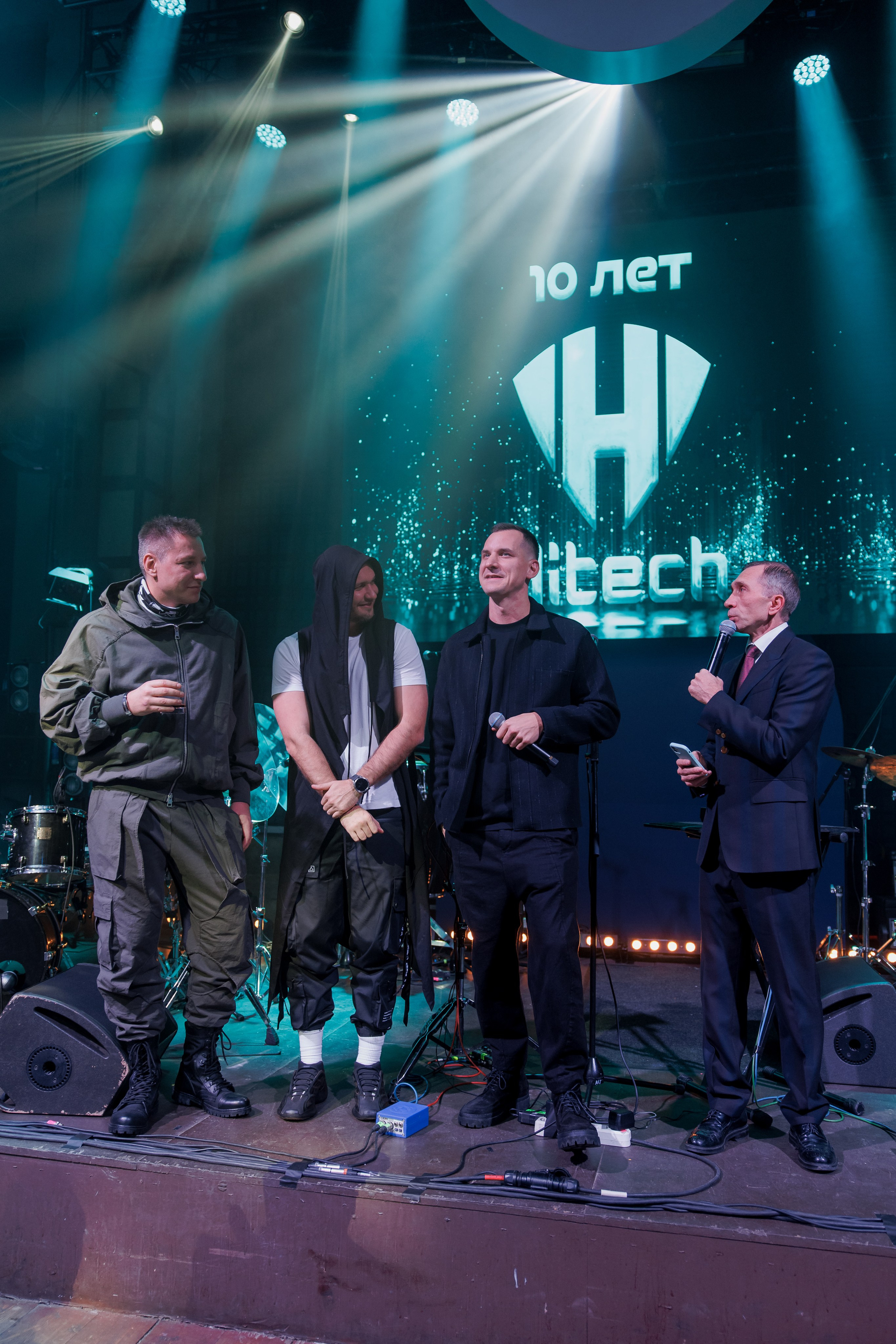 Hitech / Мутабор «Дельфин». Свадебный и семейный фотограф