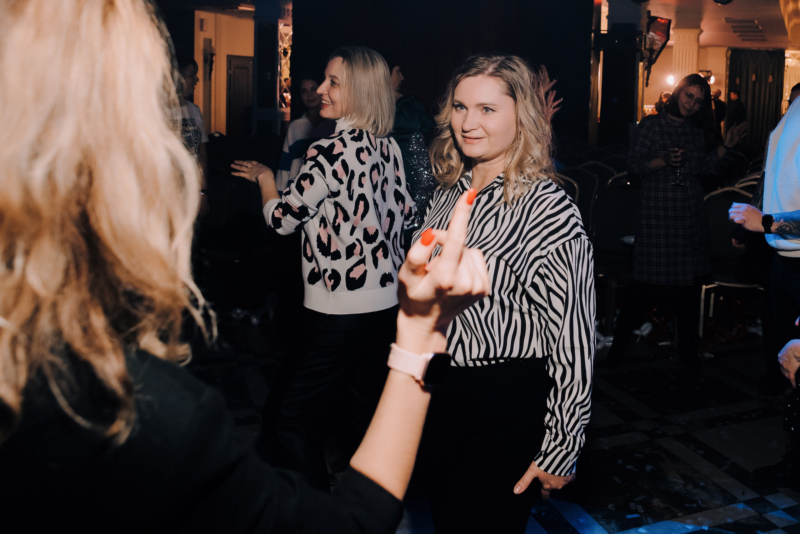 СПЕКТАКЛЬ «ВОЛШЕБНЫЕ ОЧКИ» ОПТИК-ЦЕНТР. Репортажный фотограф Зуев Роман г. Челябинск