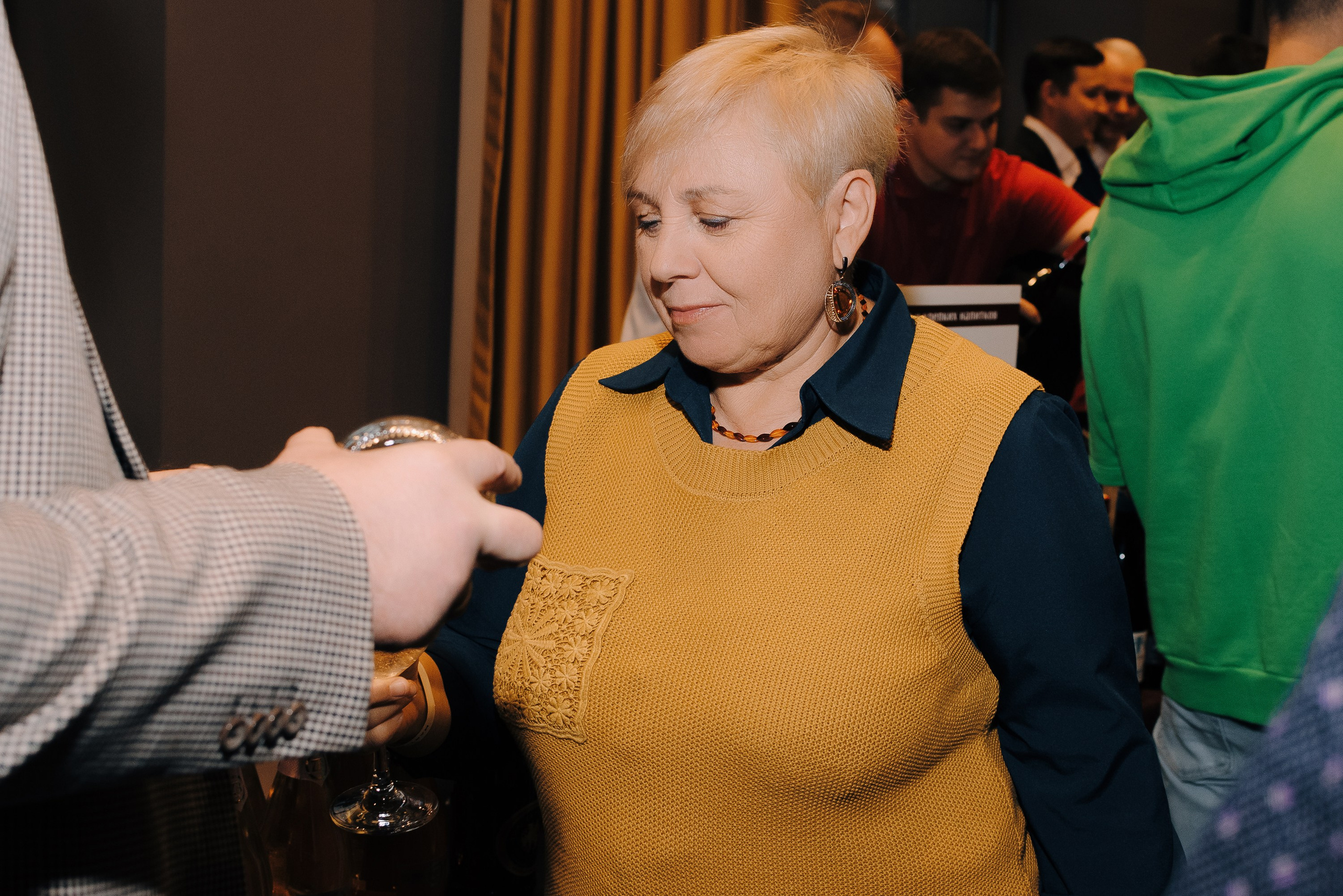 ФЕСТИВАЛЬ ВИНА И КРЕПКИХ НАПИТКОВ МАВТ-ВИНОТЕКА. Репортажный фотограф Зуев Роман г. Челябинск