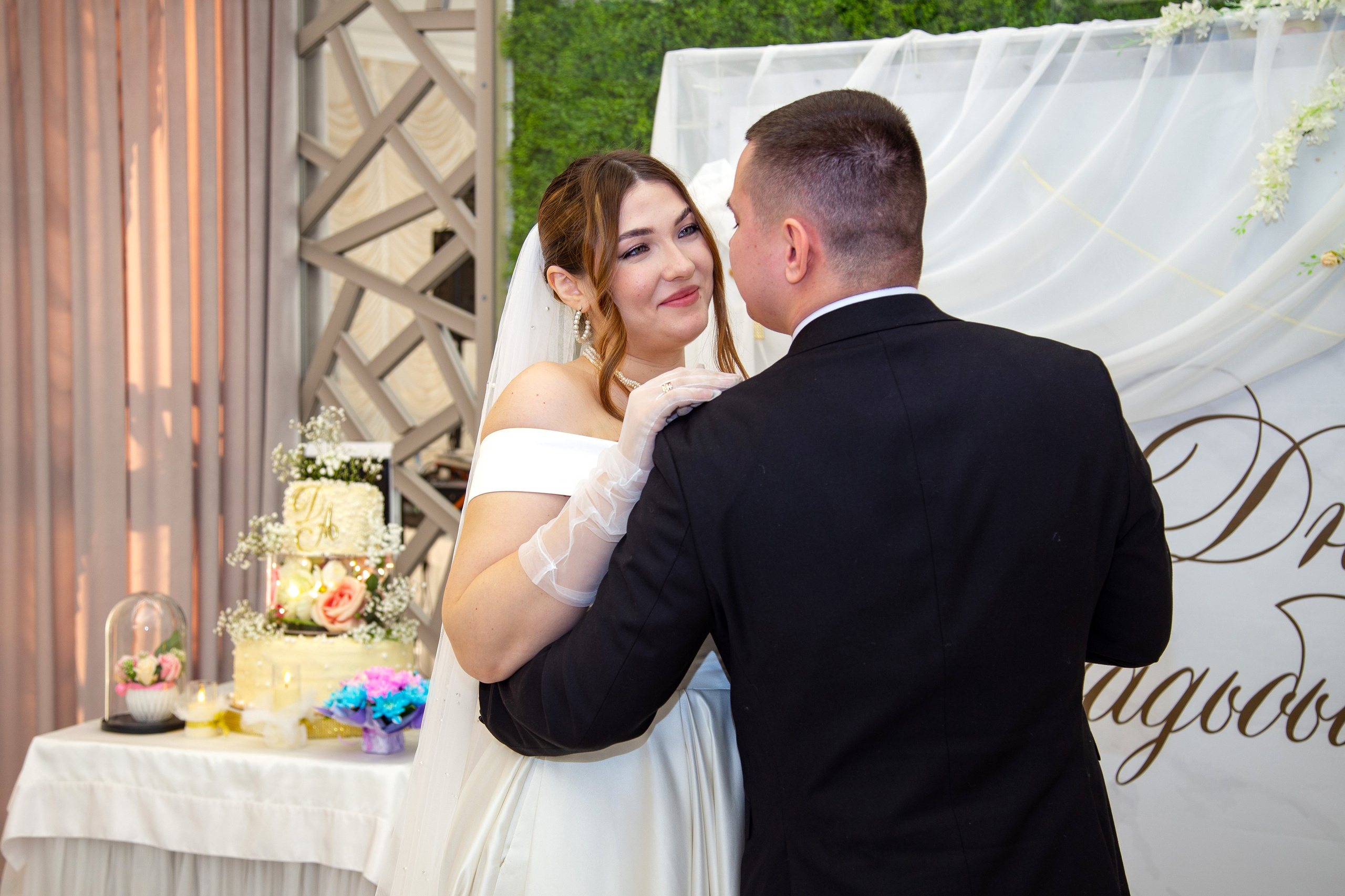 Свадебные фото. Фотограф Краснодара, фотограф в парке Галецкого.репортажный фотограф. детский фотограф, свадебный фотограф. профессиональный фотограф