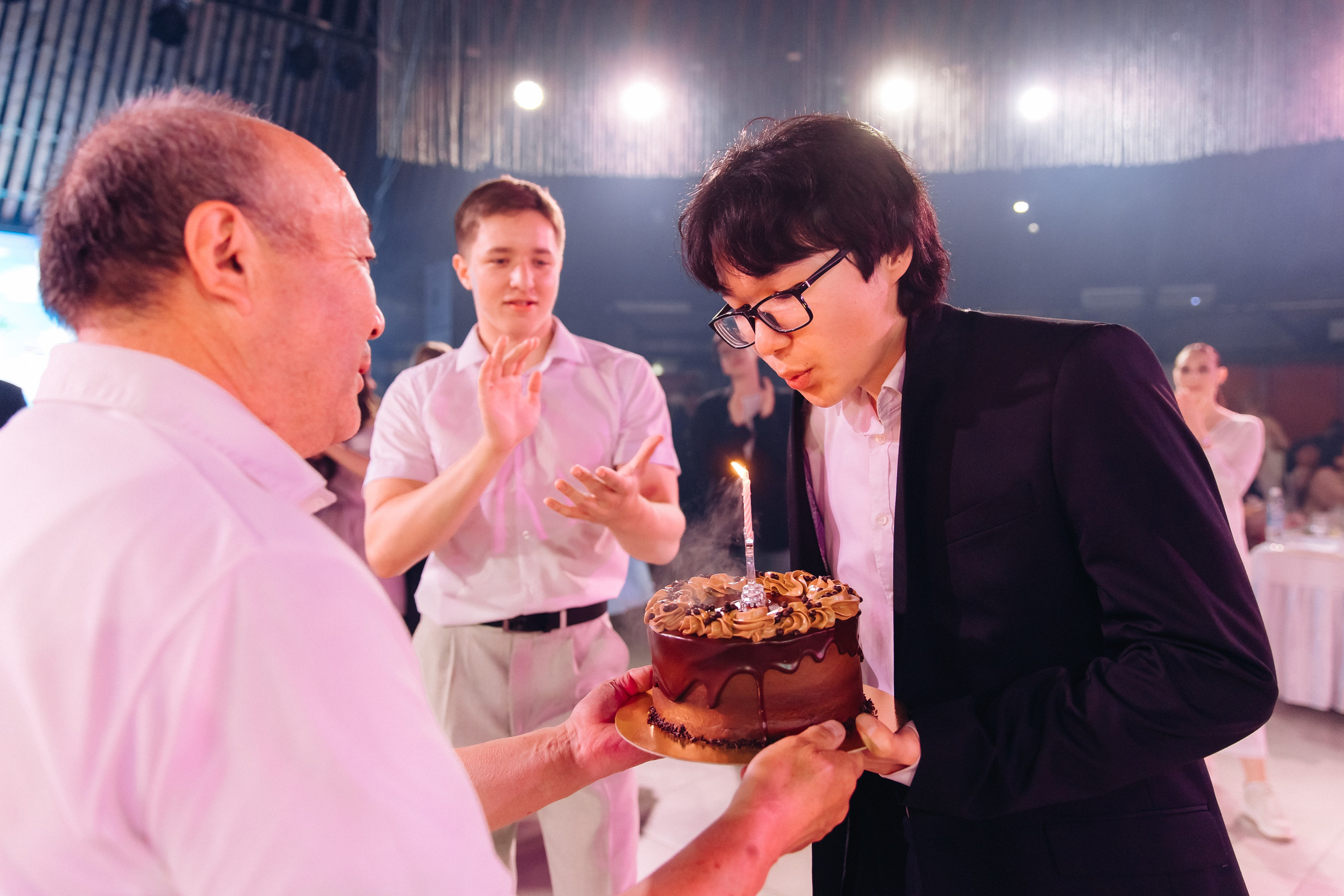 Выпускной вечер. 49 школа. Баран на корове. Свадебный и семейный фотограф в Улан-Удэ