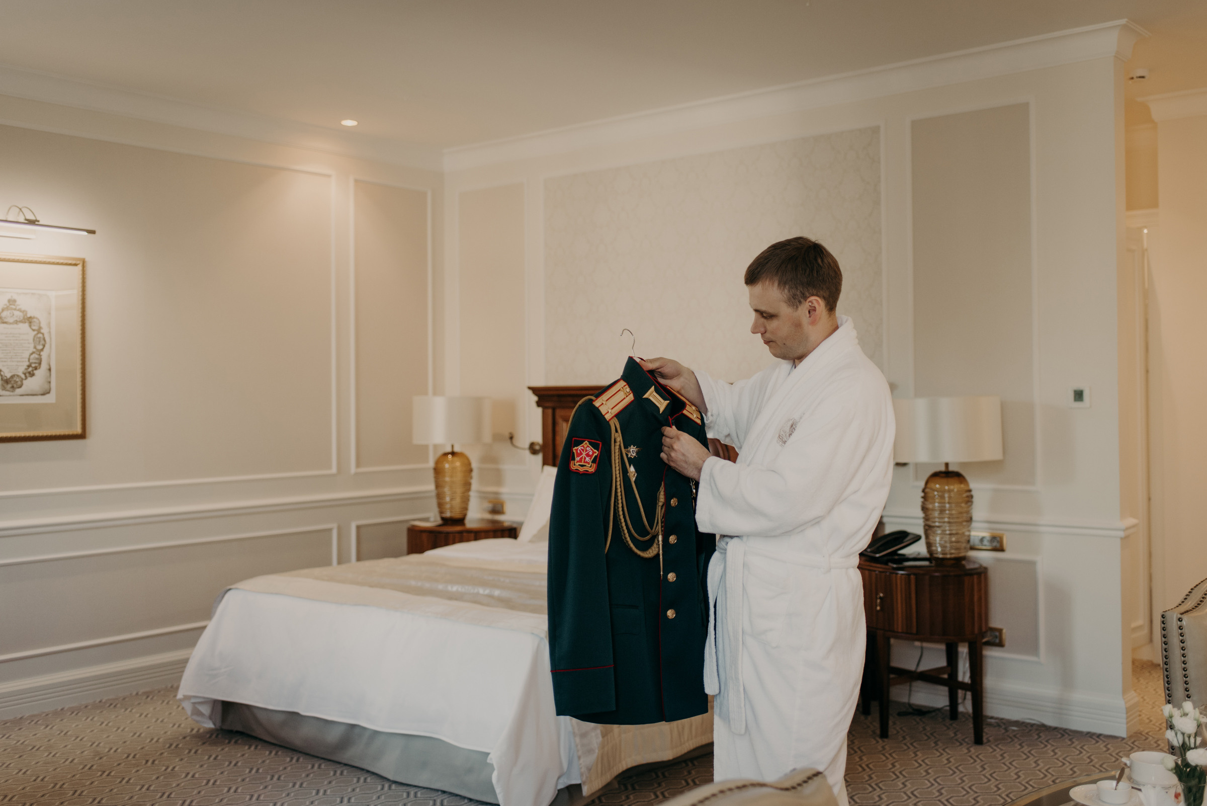сборы жениха в отеле Tsar Palace