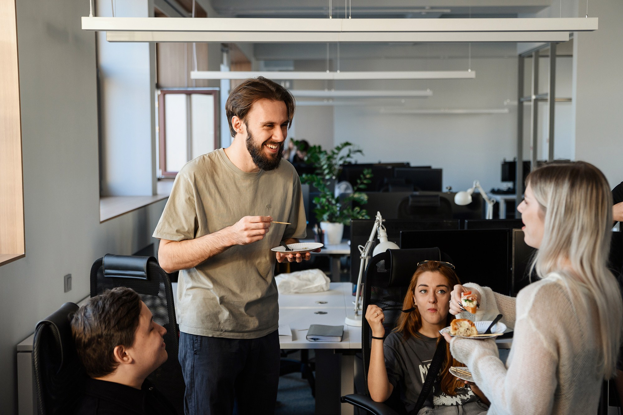 Репортажная сьёмка для R1.Lab Открытие нового офиса!. Константин Солодянкин — свадебный и репортажный фотограф в Екатеринбурге и Верхней Пышме