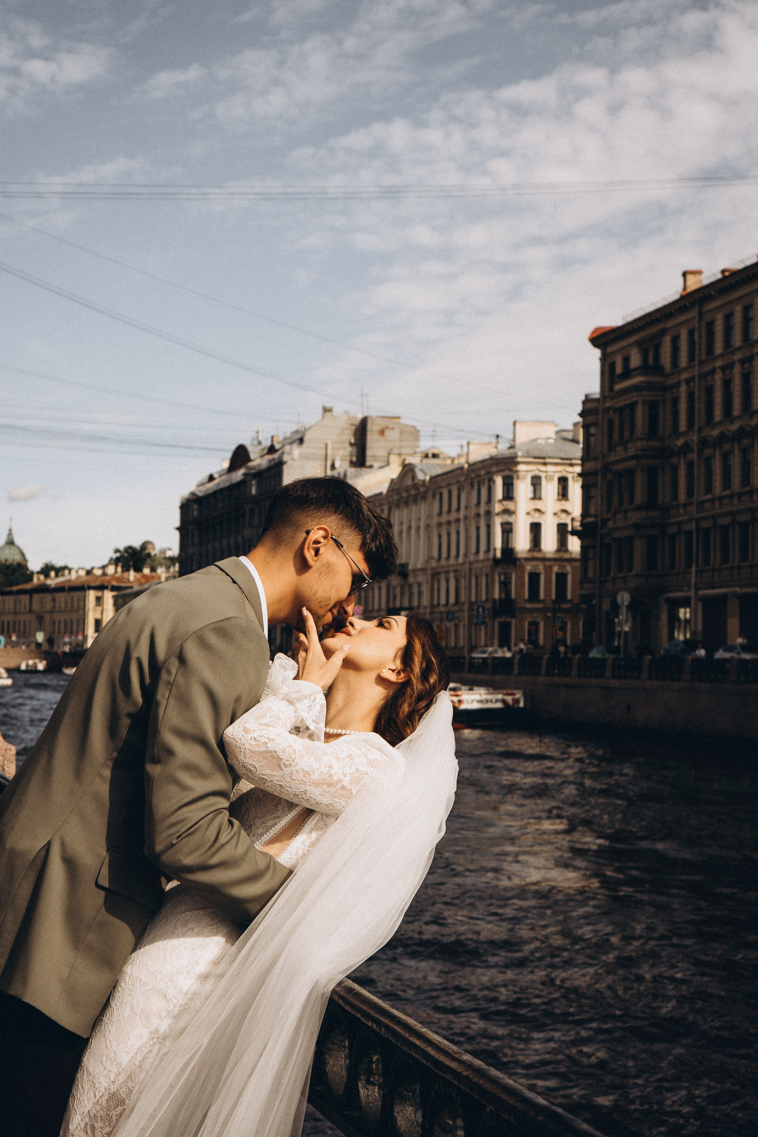 СВАДЕБНАЯ ПРОГУЛКА ВОЗЕ ИСАИКЕВСКОГО СОБОРА АСТОРИИ И ЗАКОНОДАЛЕТНОГО СОБРАНИЯ. Профессиональный фотограф, Санкт-Петербург — Виктория Богомолова