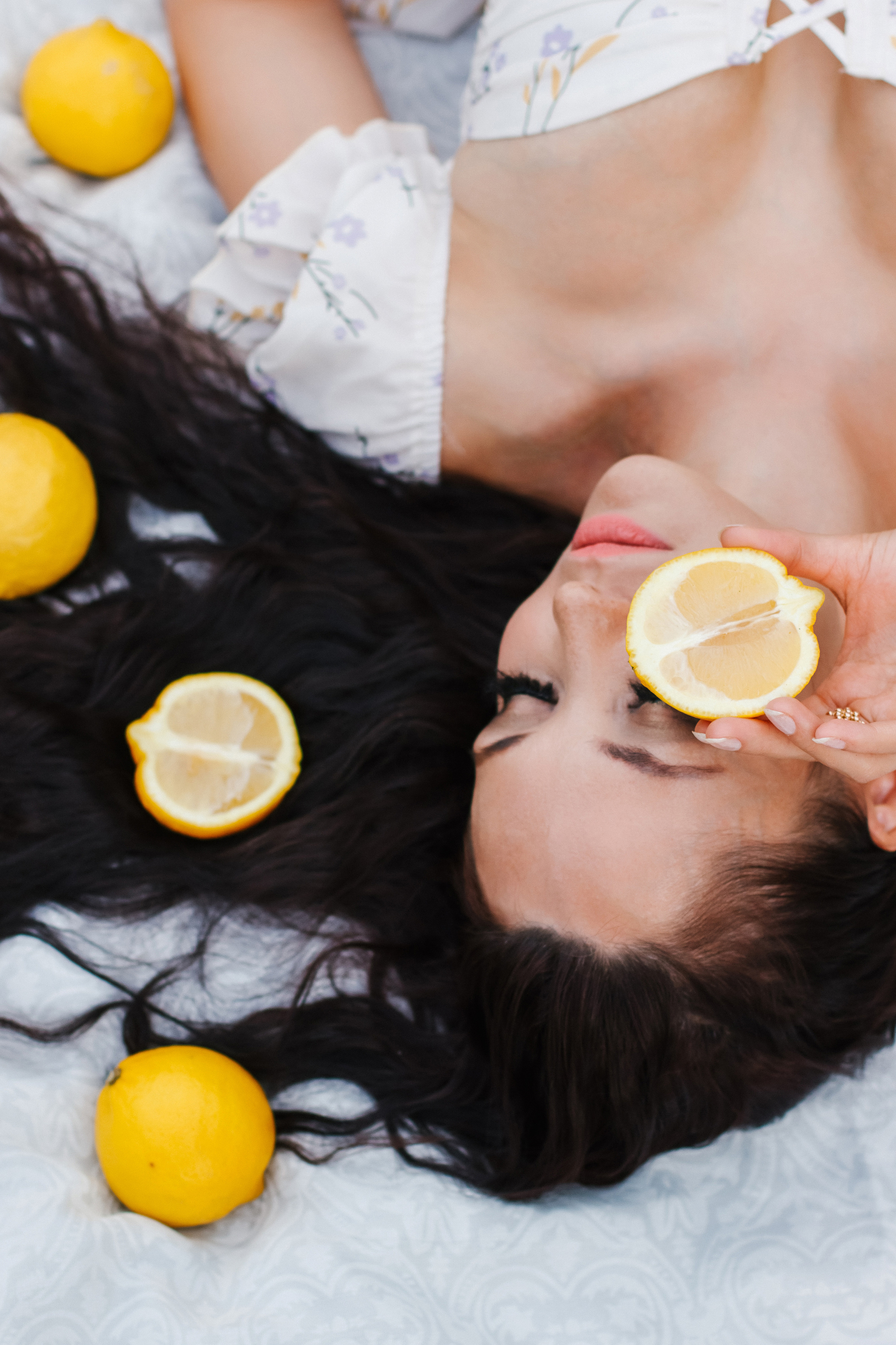 Фотосессия с лимонами. Контентный фотограф в Перми Натали Кытманова