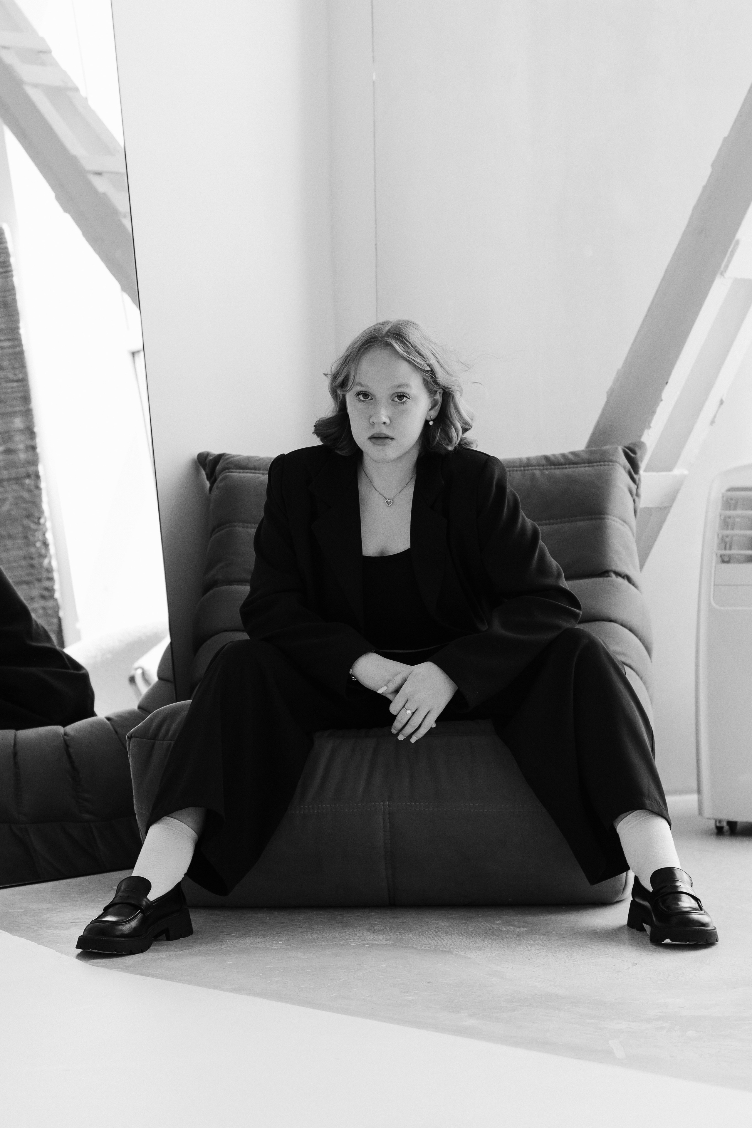 Женская фотосессия в стиле минимализм. Контентный фотограф в Перми Натали Кытманова