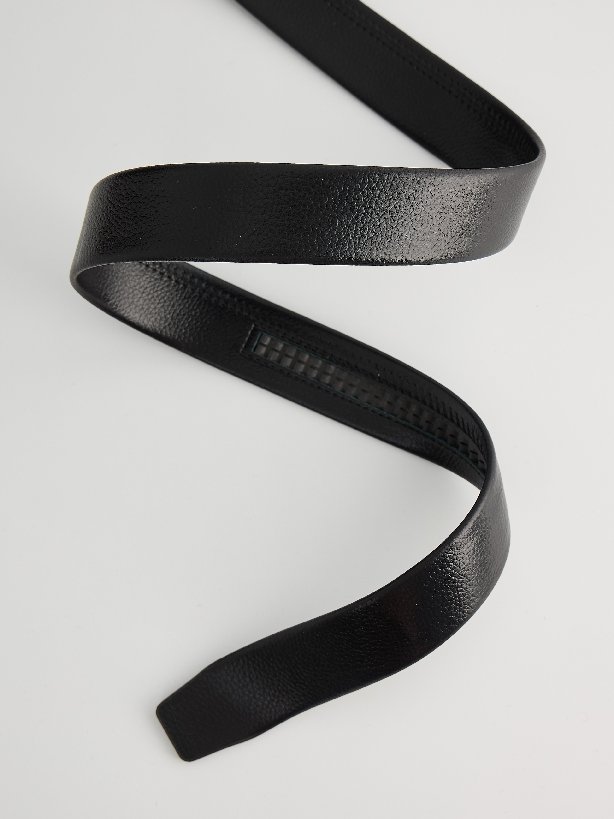 Фотосъемка ремней для маркетплейсов. Алексей Темнов — фотограф в Пятигорске