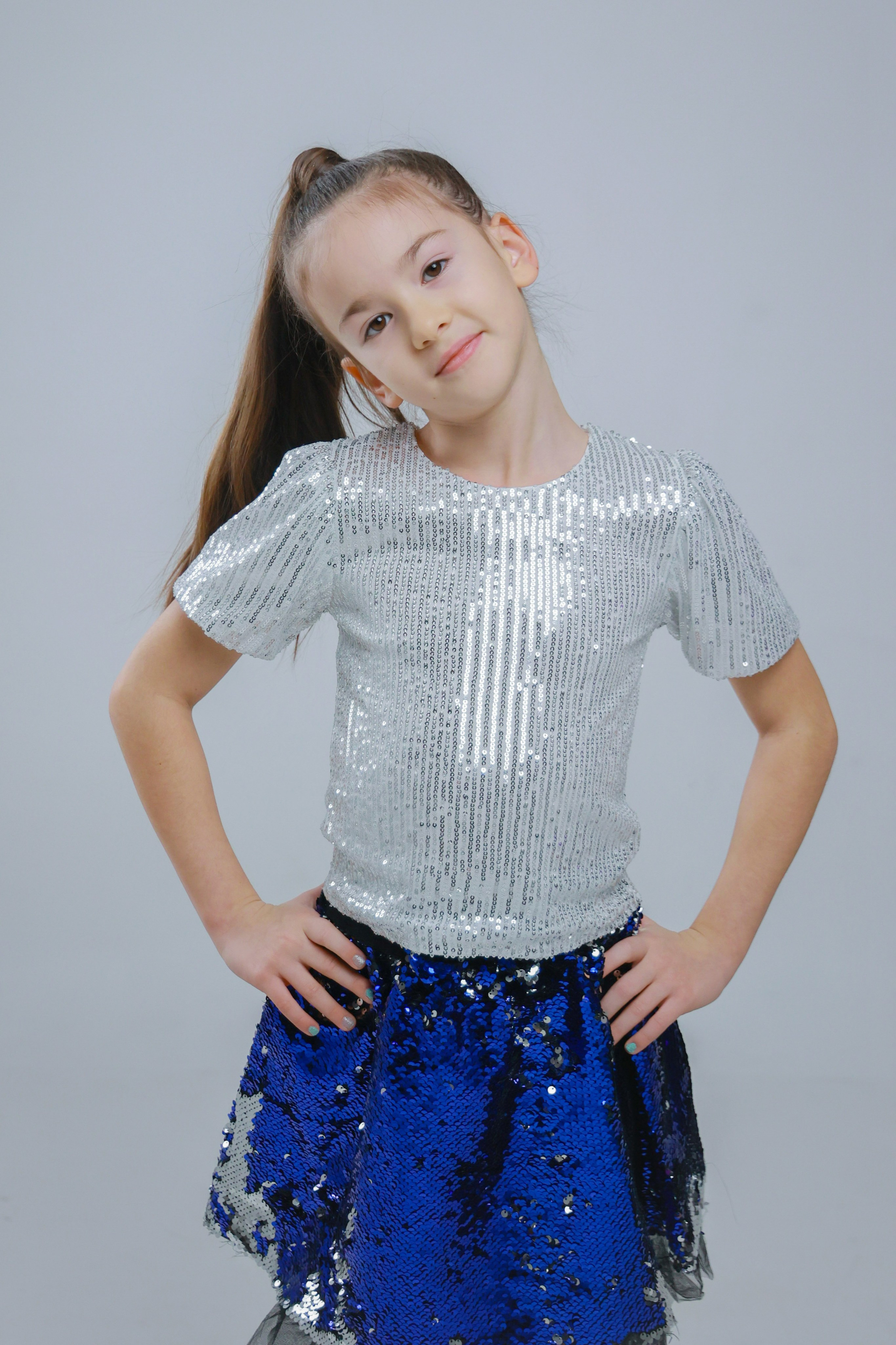 Фото детских платьев для рекламы на маркетплейсах. Фотограф, видеограф