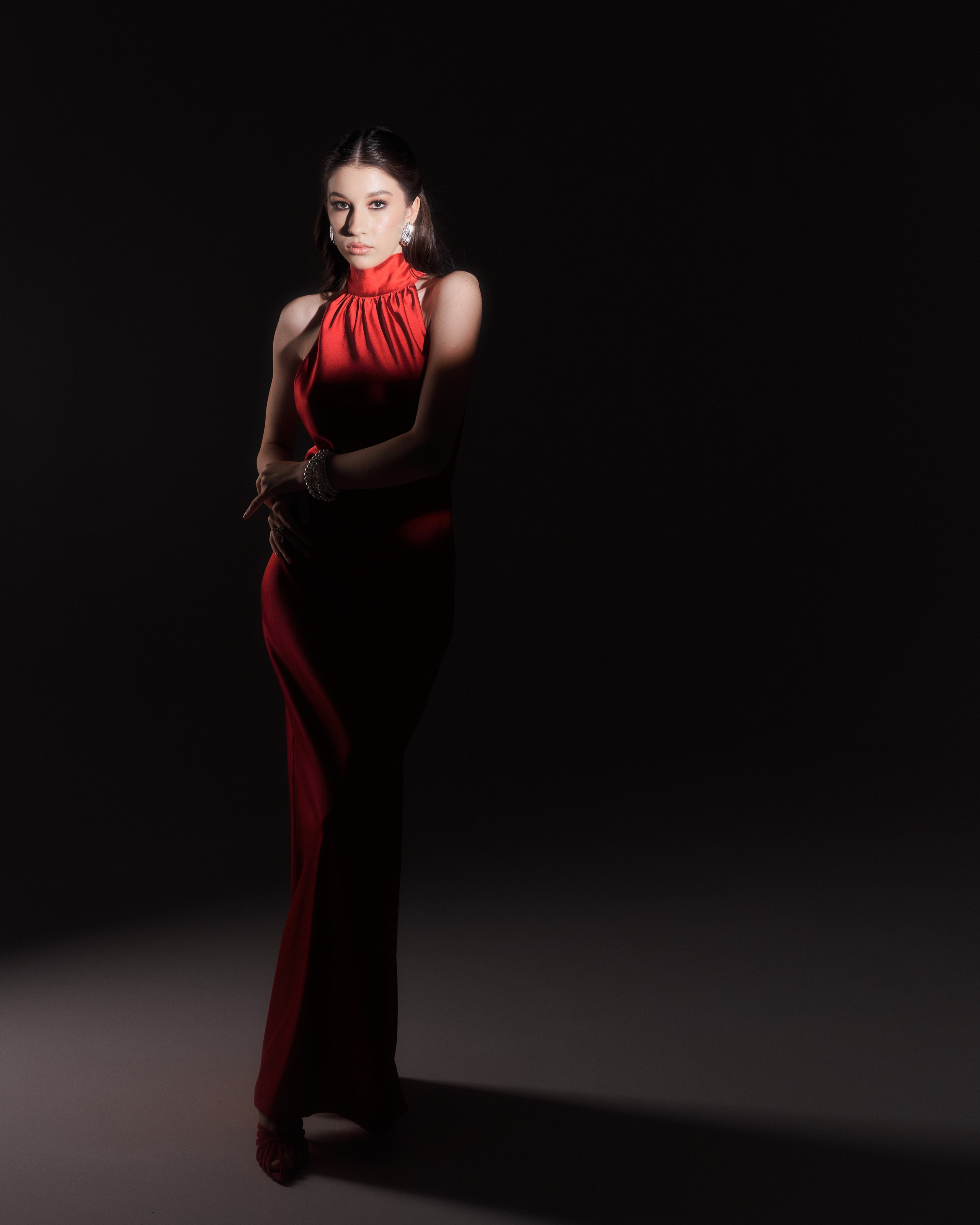 Индивидуальная женская фотосессия с искусственным светом