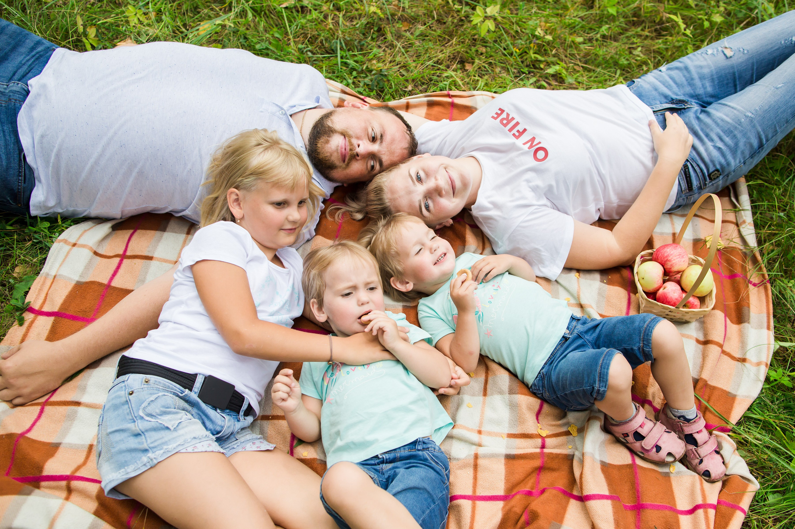 Прогулка в лесу. Репортажный, семейный и детский фотограф в Пензе и Заречном Арина Ермилова. Картины барельеф на заказ