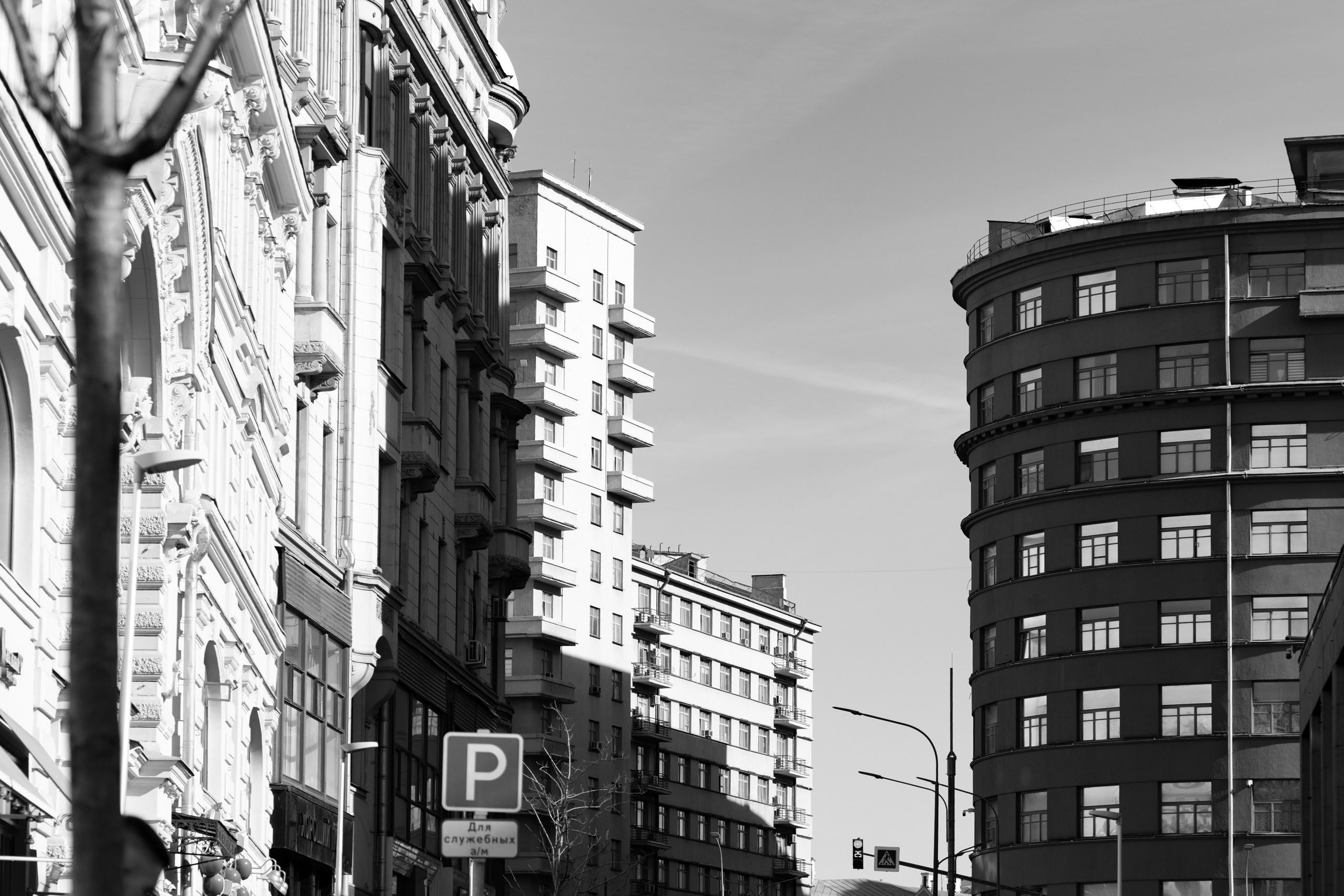 Свет и тень в городе. Фотограф в Москве. Шахабудин