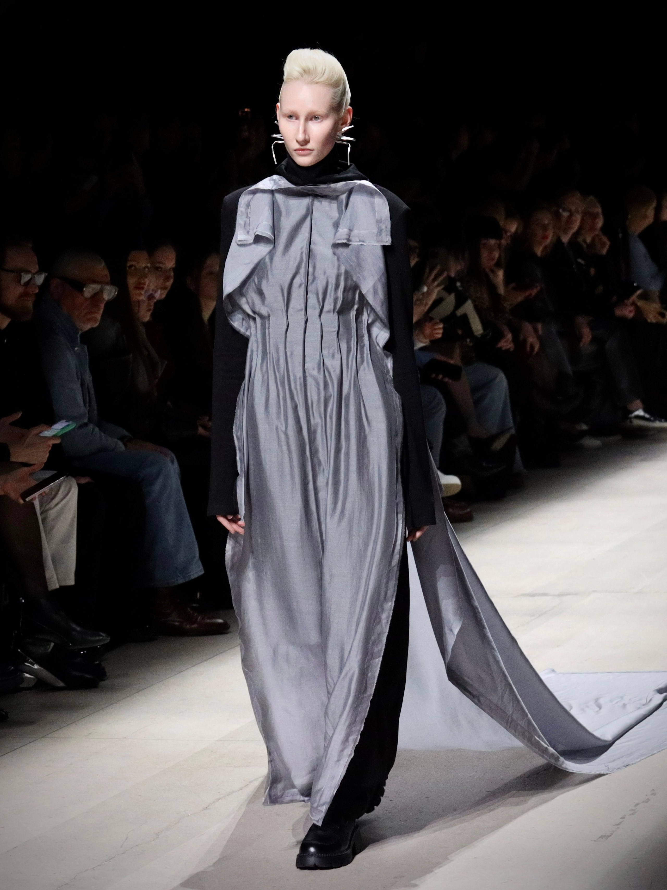 Фото с показа Darya Kipriyanova MFW 17.03.2026. Фотосессии и репортаж — Фотограф в Москве — Рина Серёгина