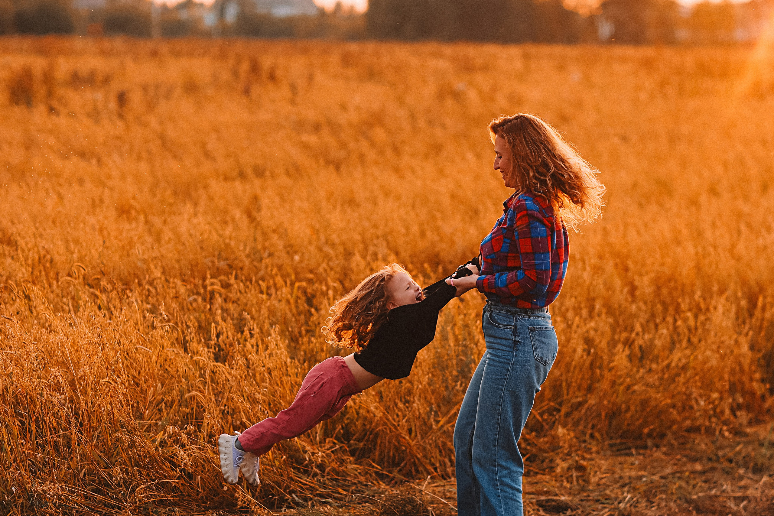 Поле. Семейный фотограф Тюмень, фотограф на роды Салмина Мария
