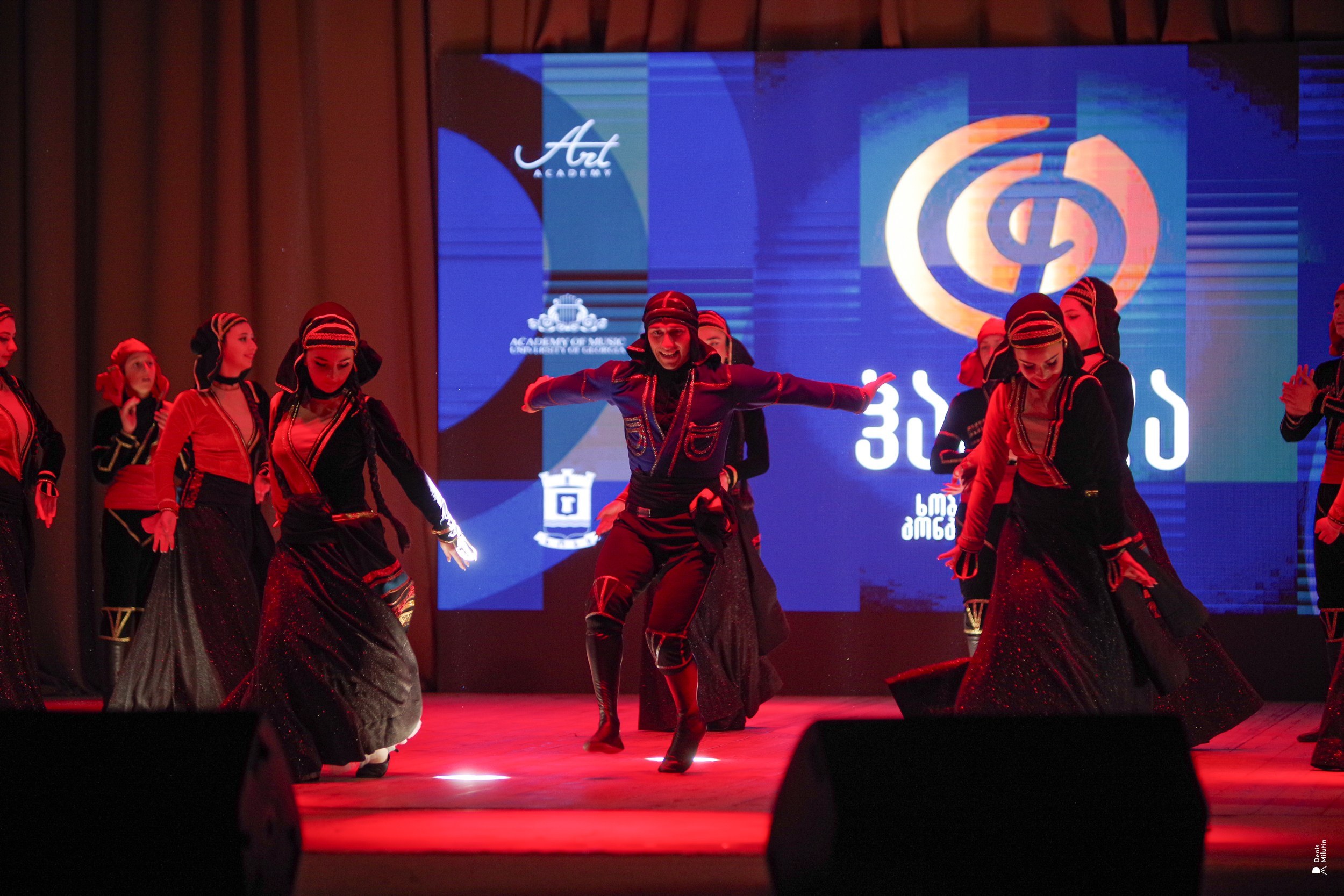 Танцы в Хоби. Портретный фотограф Денис Милютин