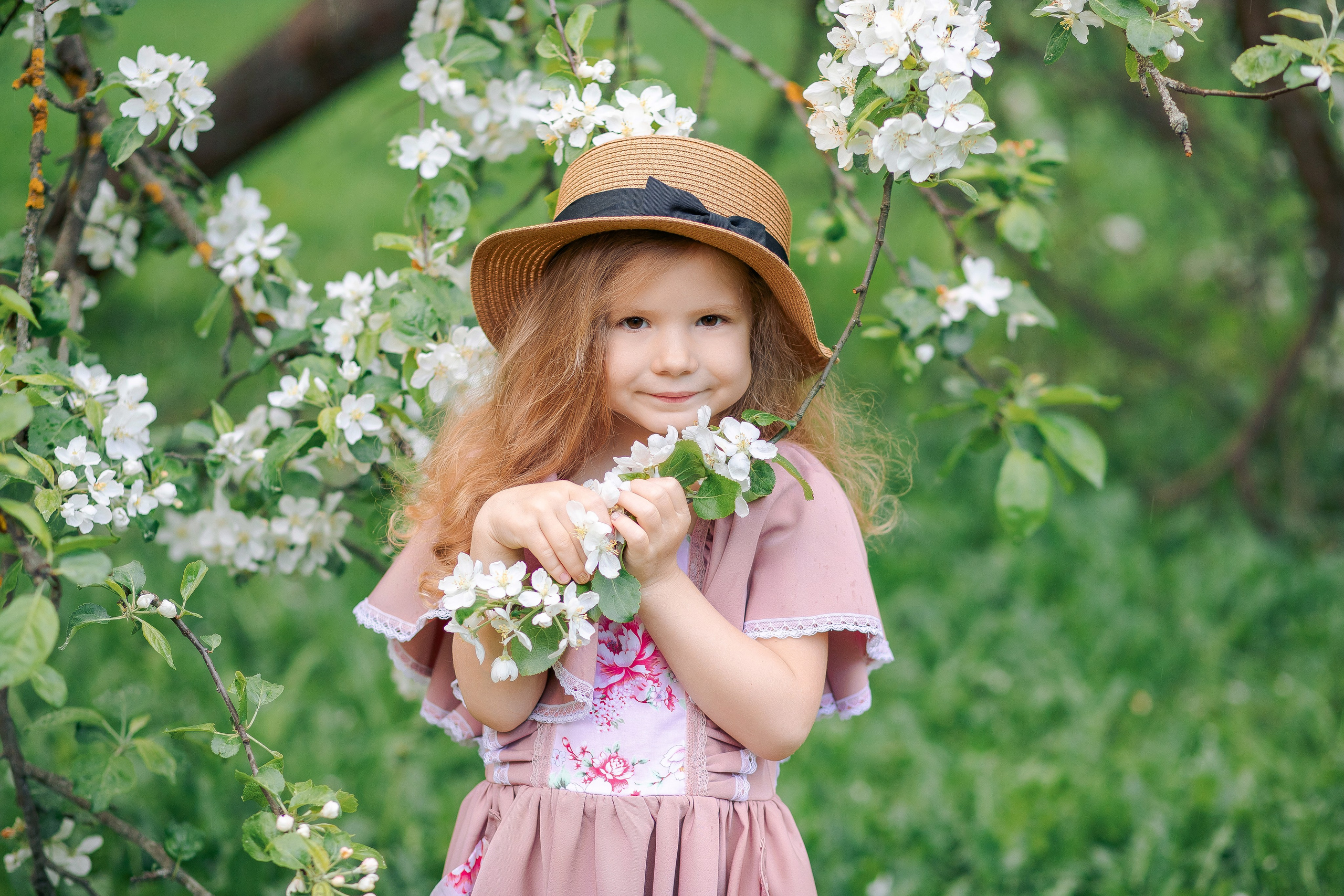 Семейная фотосессия в белых яблонях. Фотограф в Санкт-Петербурге, Анна Скворцова
