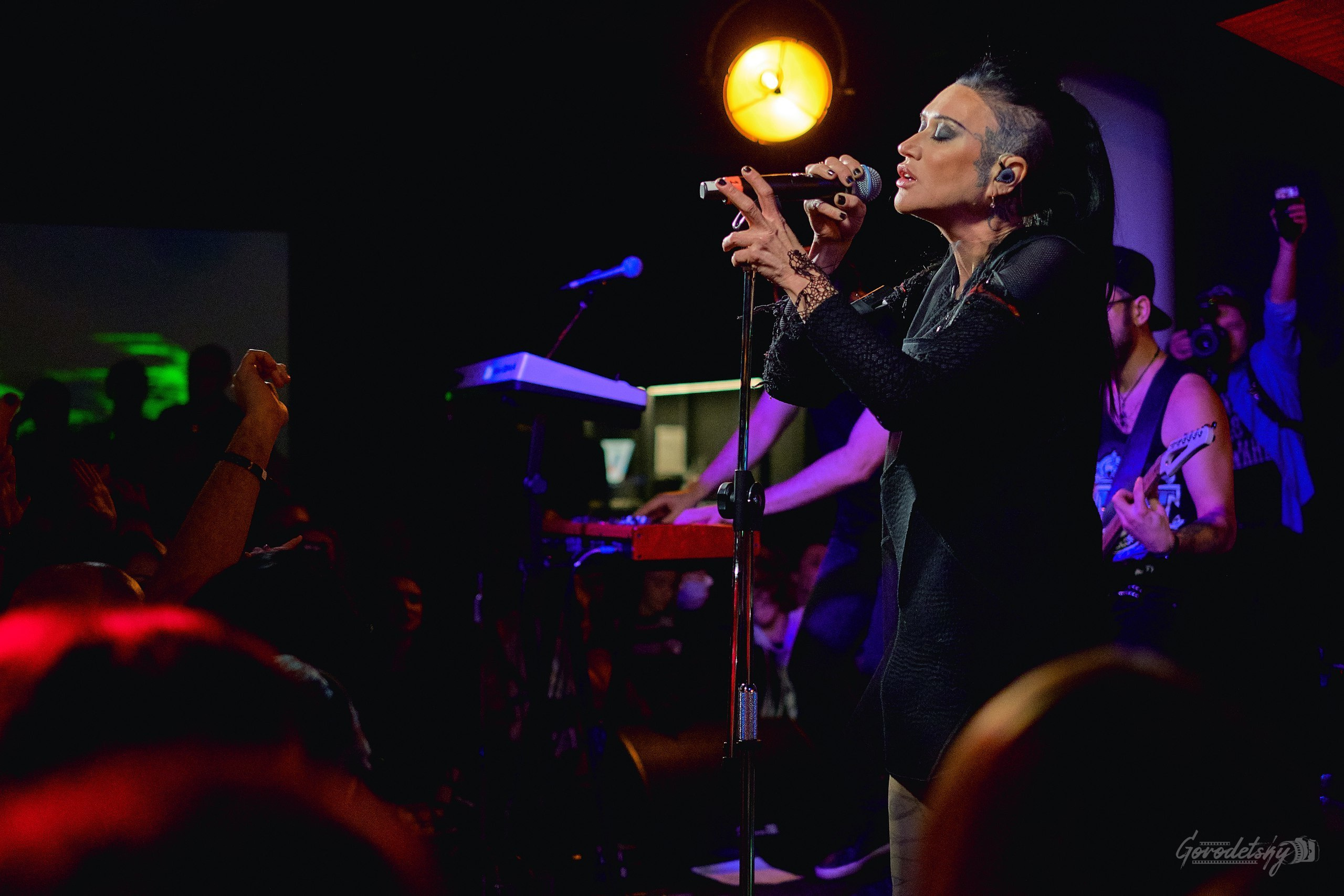 Линда, фото с концерта. Фотограф в Екатеринбурге Юра Сахар. Профессиональный фотограф в Екатеринбурге Юра Сахар