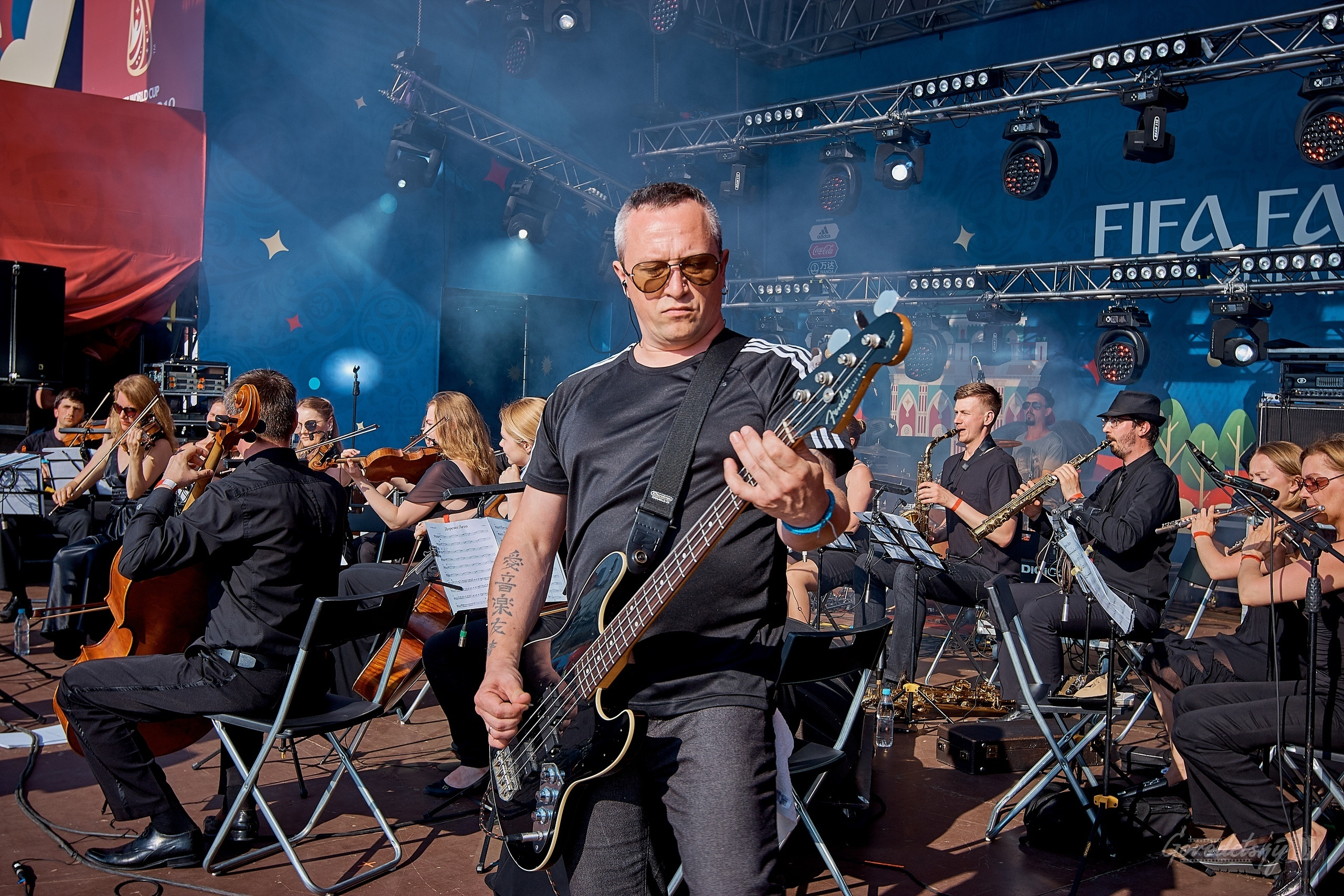 Курара и Другой Оркестр, фото с концерта. Фотограф в Екатеринбурге Юр. Профессиональный фотограф в Екатеринбурге Юра Сахар