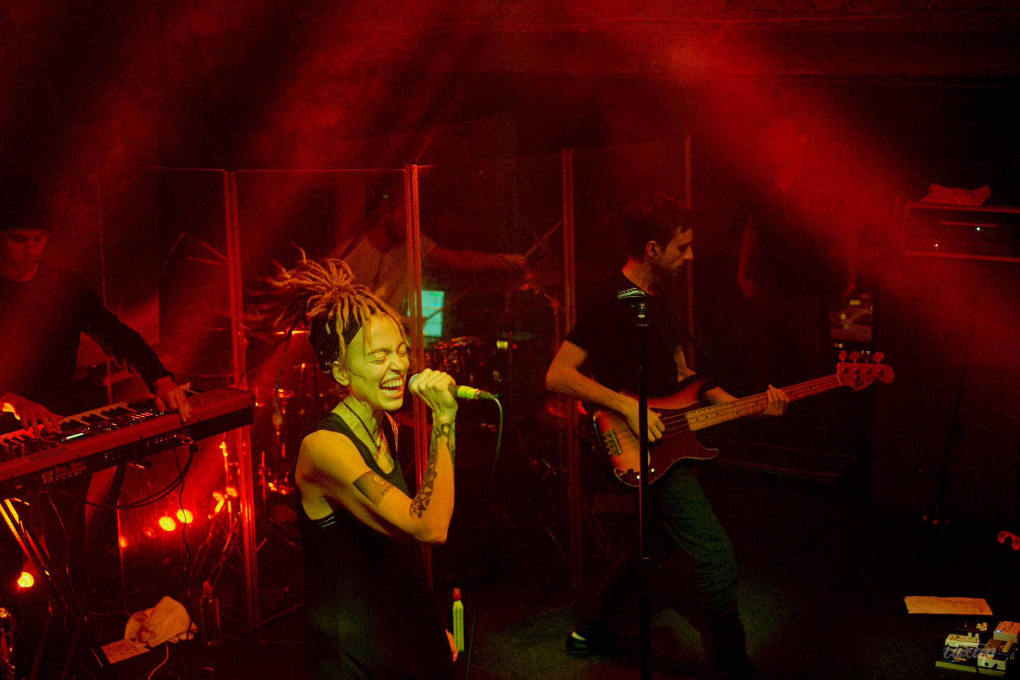 Alai Oli, фото с концерта. Фотограф в Екатеринбурге Юра Сахар. Профессиональный фотограф в Екатеринбурге Юра Сахар