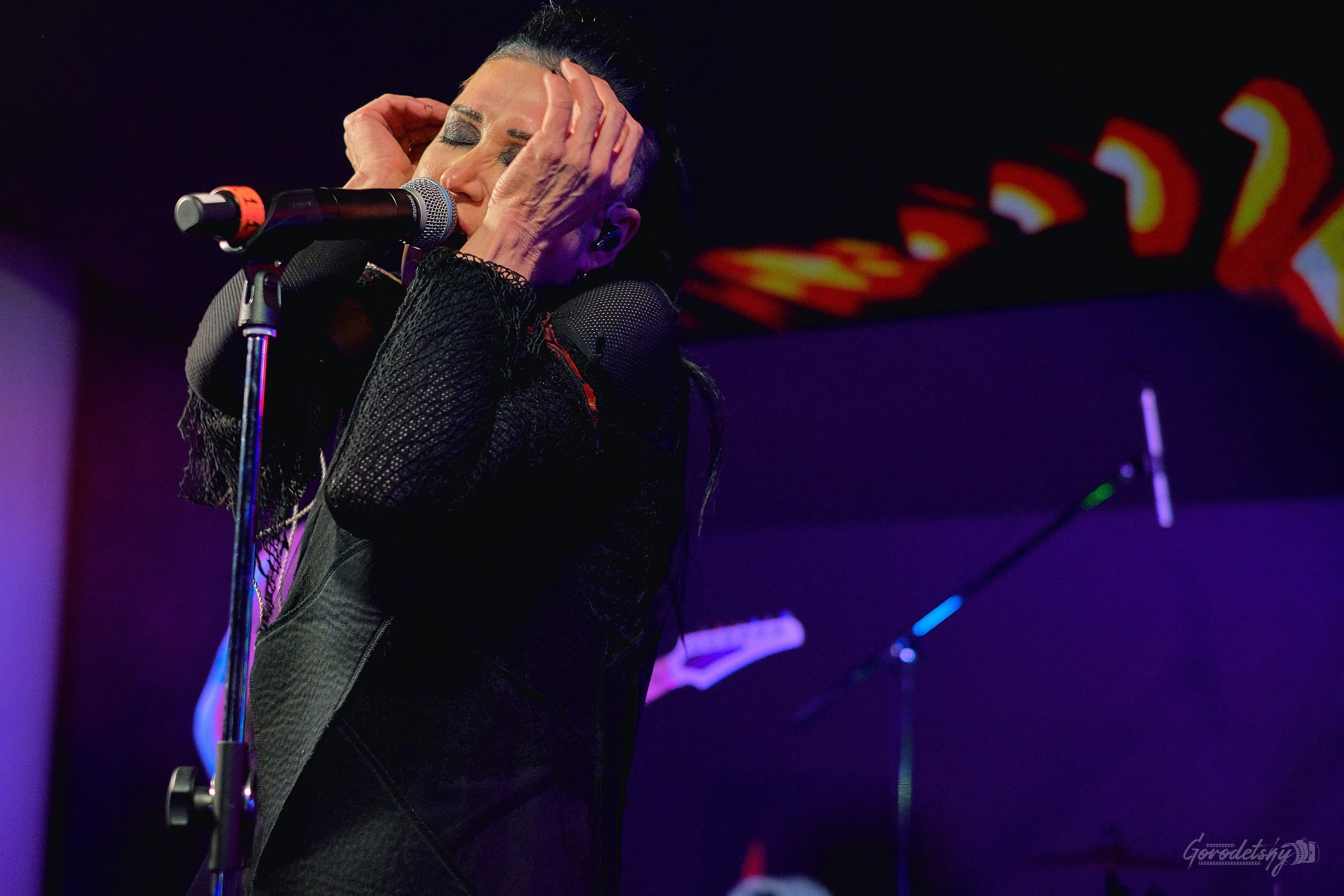 Линда, фото с концерта. Фотограф в Екатеринбурге Юра Сахар. Профессиональный фотограф в Екатеринбурге Юра Сахар