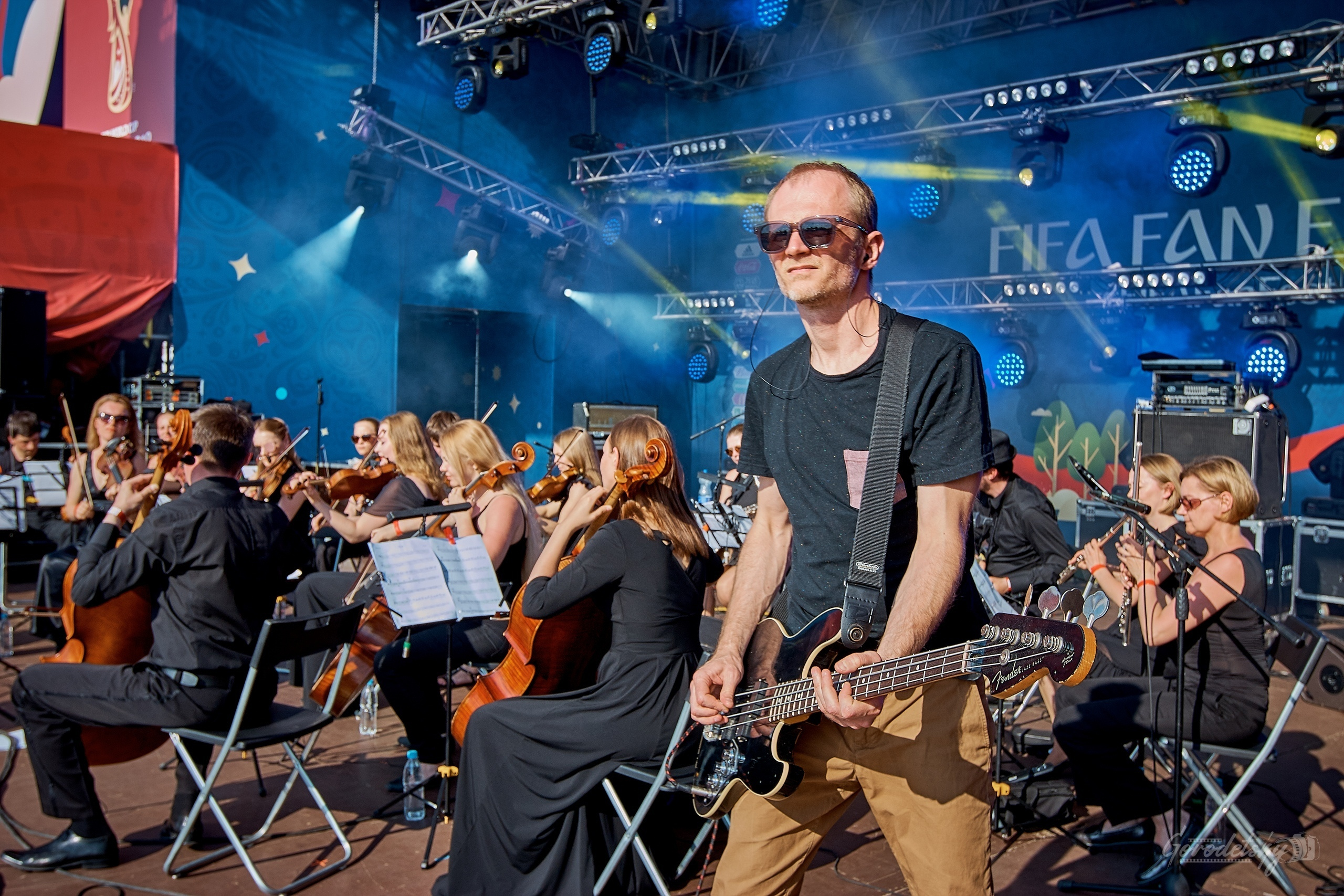 Курара и Другой Оркестр, фото с концерта. Фотограф в Екатеринбурге Юр. Профессиональный фотограф в Екатеринбурге Юра Сахар