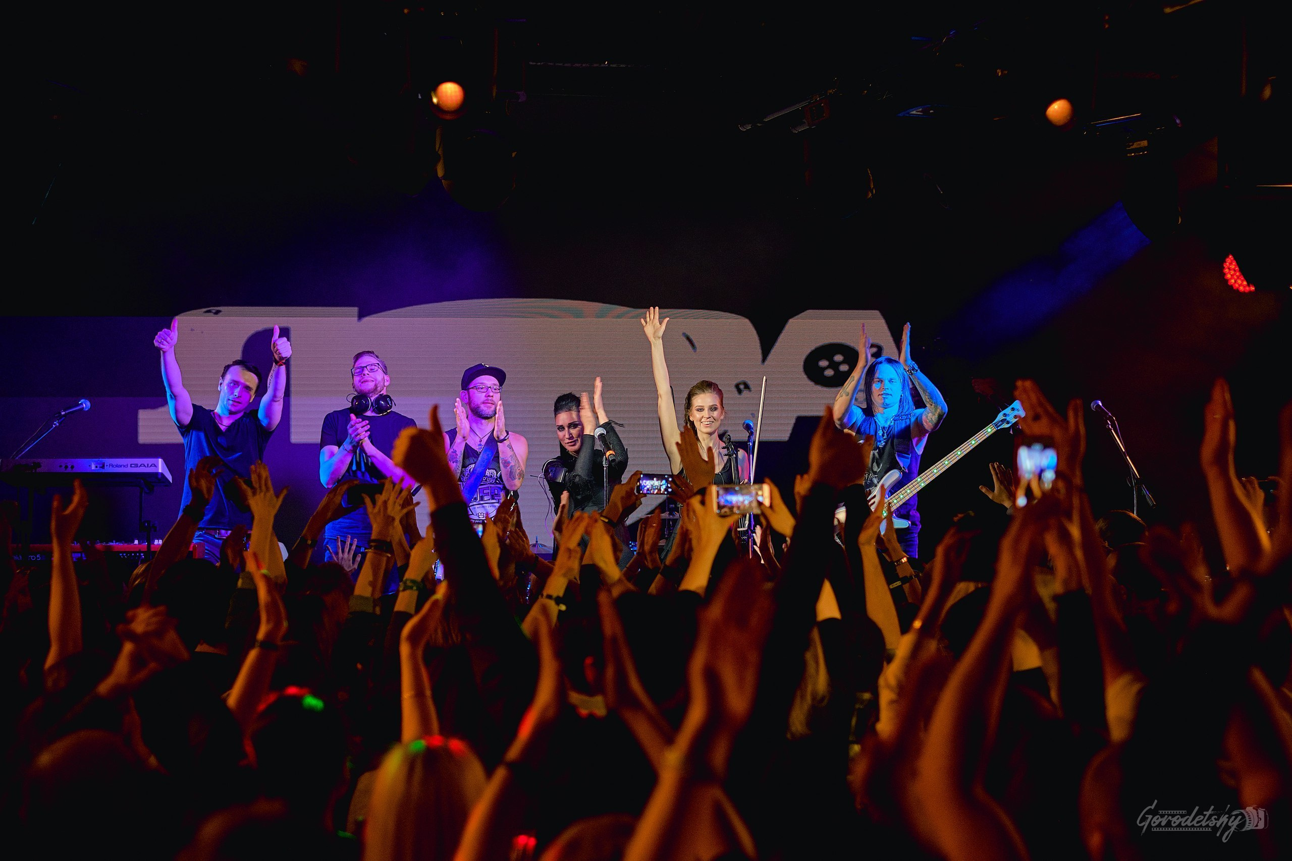 Линда, фото с концерта. Фотограф в Екатеринбурге Юра Сахар. Профессиональный фотограф в Екатеринбурге Юра Сахар