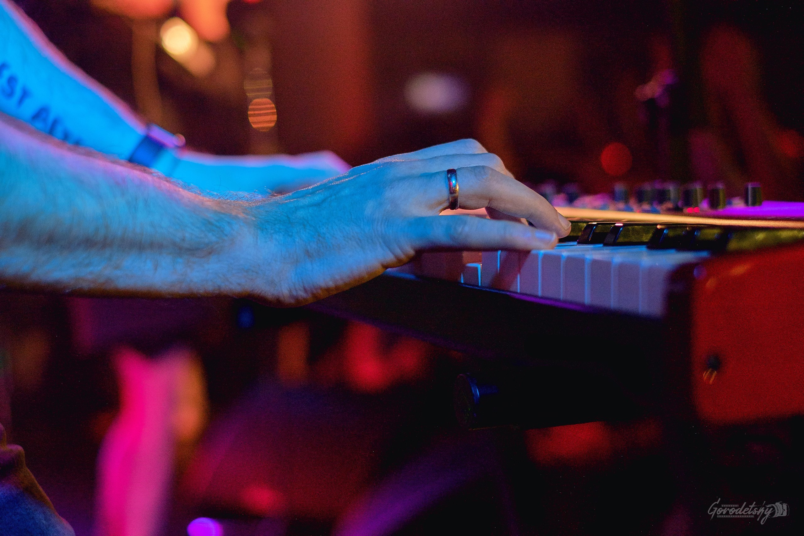 Линда, фото с концерта. Фотограф в Екатеринбурге Юра Сахар. Профессиональный фотограф в Екатеринбурге Юра Сахар
