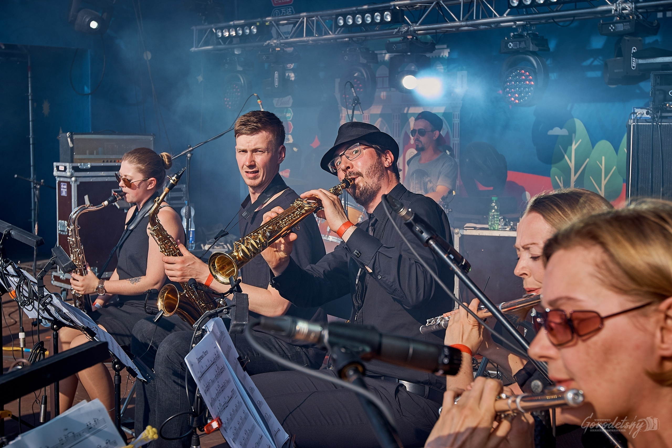 Курара и Другой Оркестр, фото с концерта. Фотограф в Екатеринбурге Юр. Профессиональный фотограф в Екатеринбурге Юра Сахар