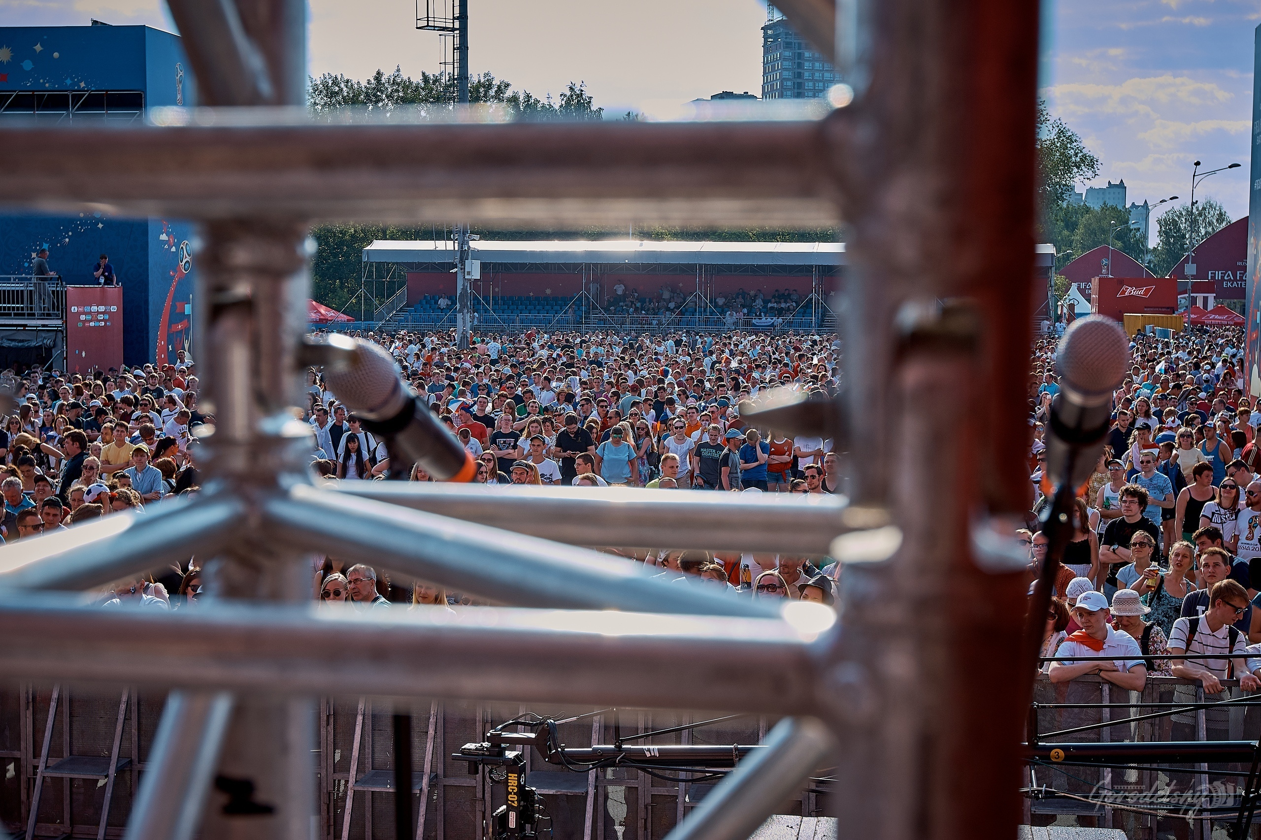 Курара и Другой Оркестр, фото с концерта. Фотограф в Екатеринбурге Юр. Профессиональный фотограф в Екатеринбурге Юра Сахар