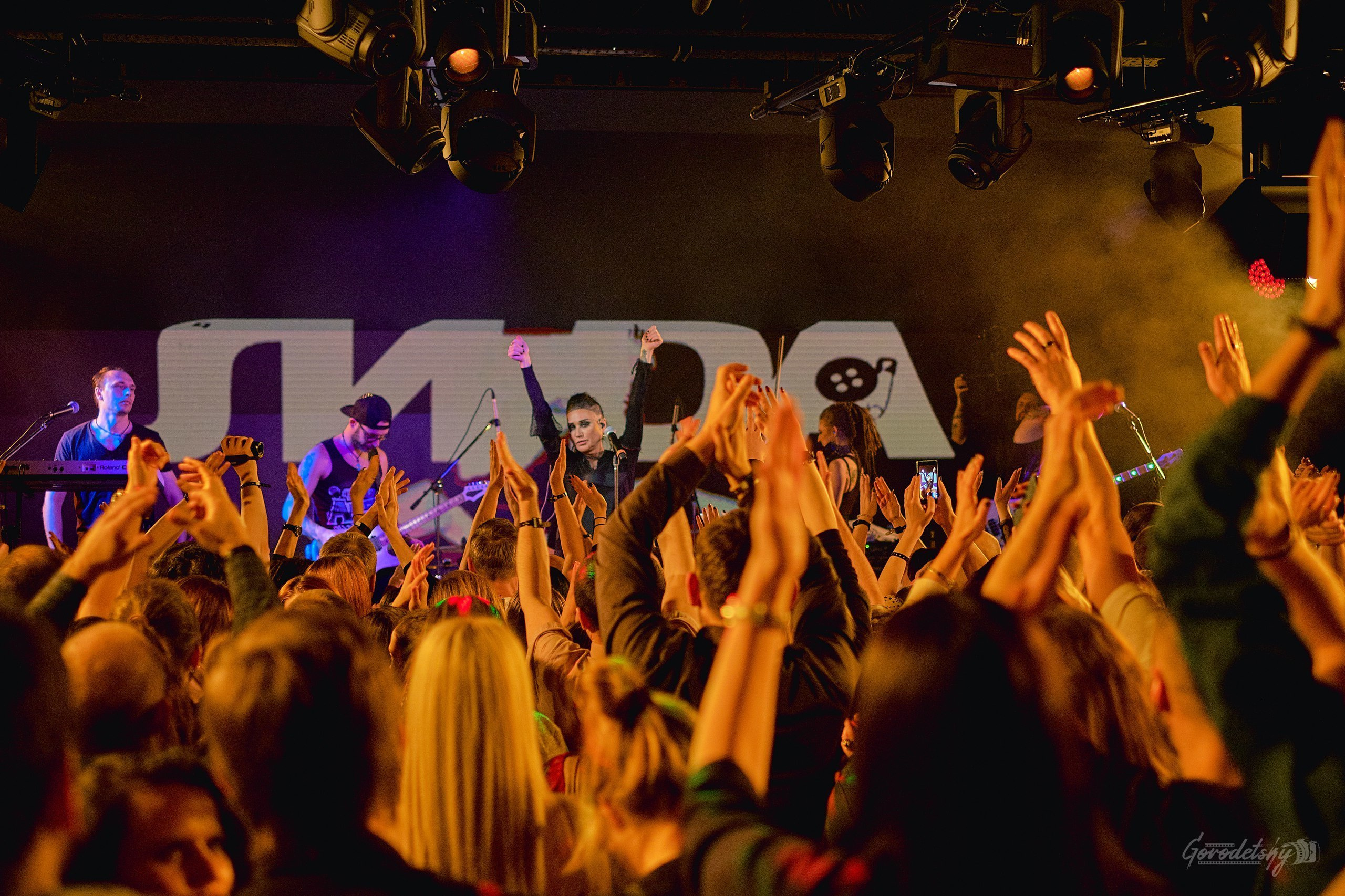 Линда, фото с концерта. Фотограф в Екатеринбурге Юра Сахар. Профессиональный фотограф в Екатеринбурге Юра Сахар