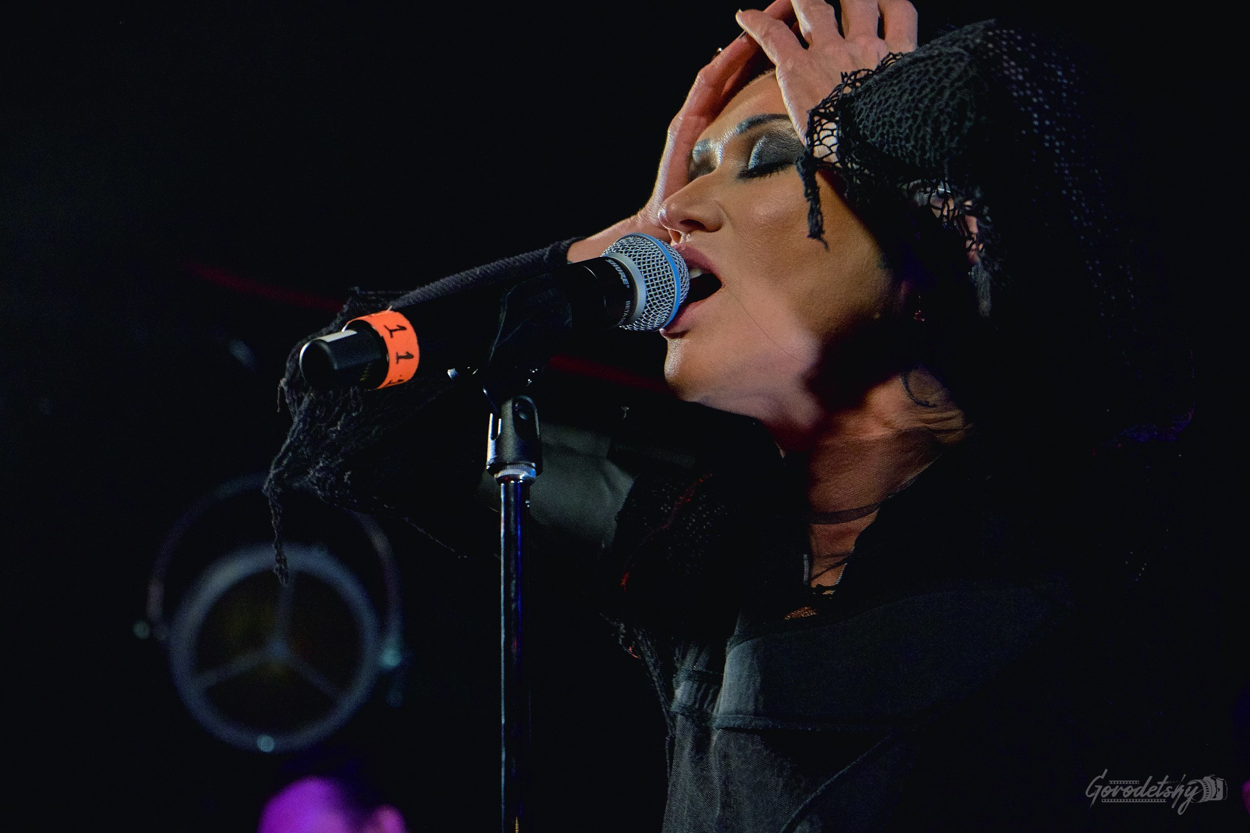 Линда, фото с концерта. Фотограф в Екатеринбурге Юра Сахар. Профессиональный фотограф в Екатеринбурге Юра Сахар