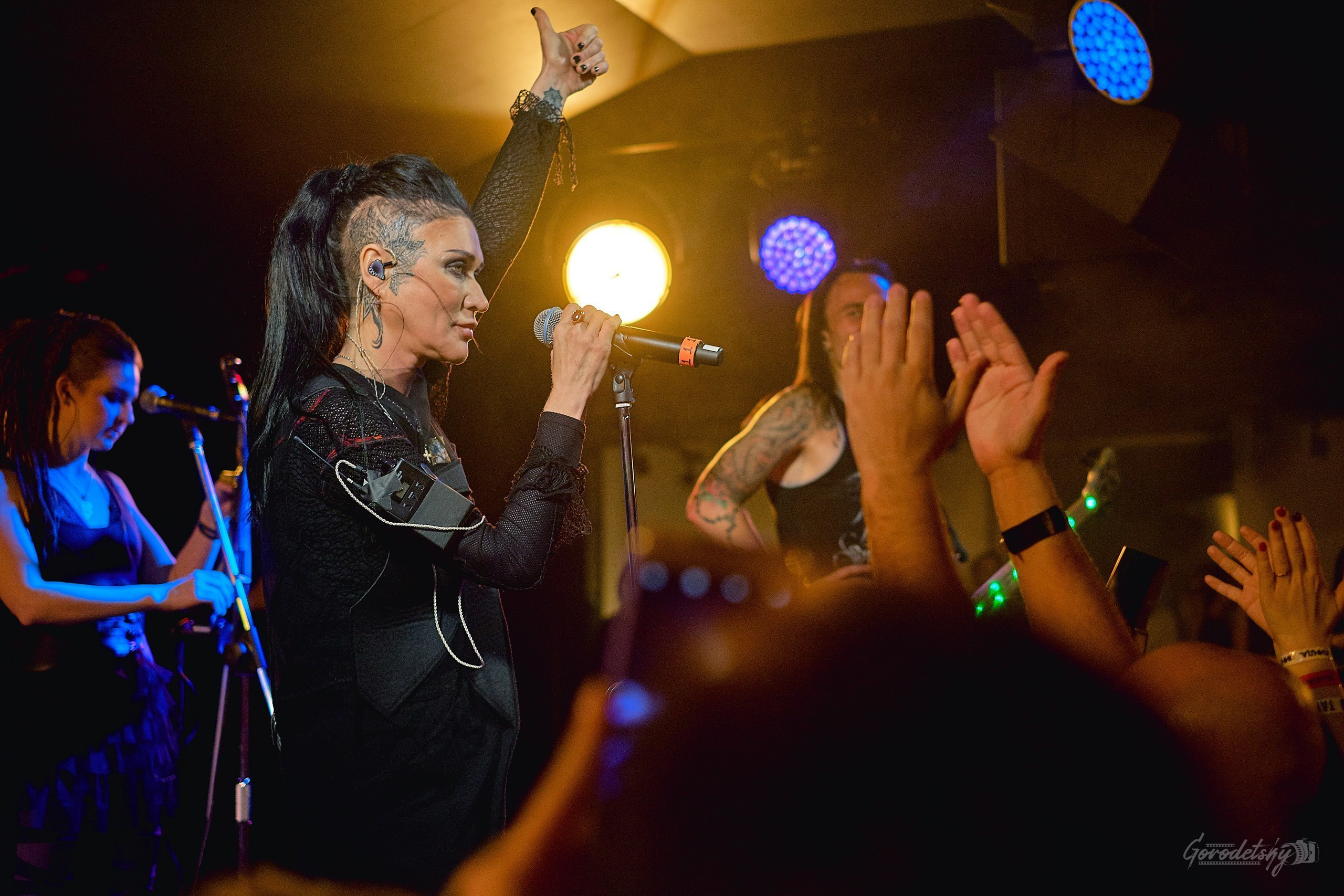 Линда, фото с концерта. Фотограф в Екатеринбурге Юра Сахар. Профессиональный фотограф в Екатеринбурге Юра Сахар