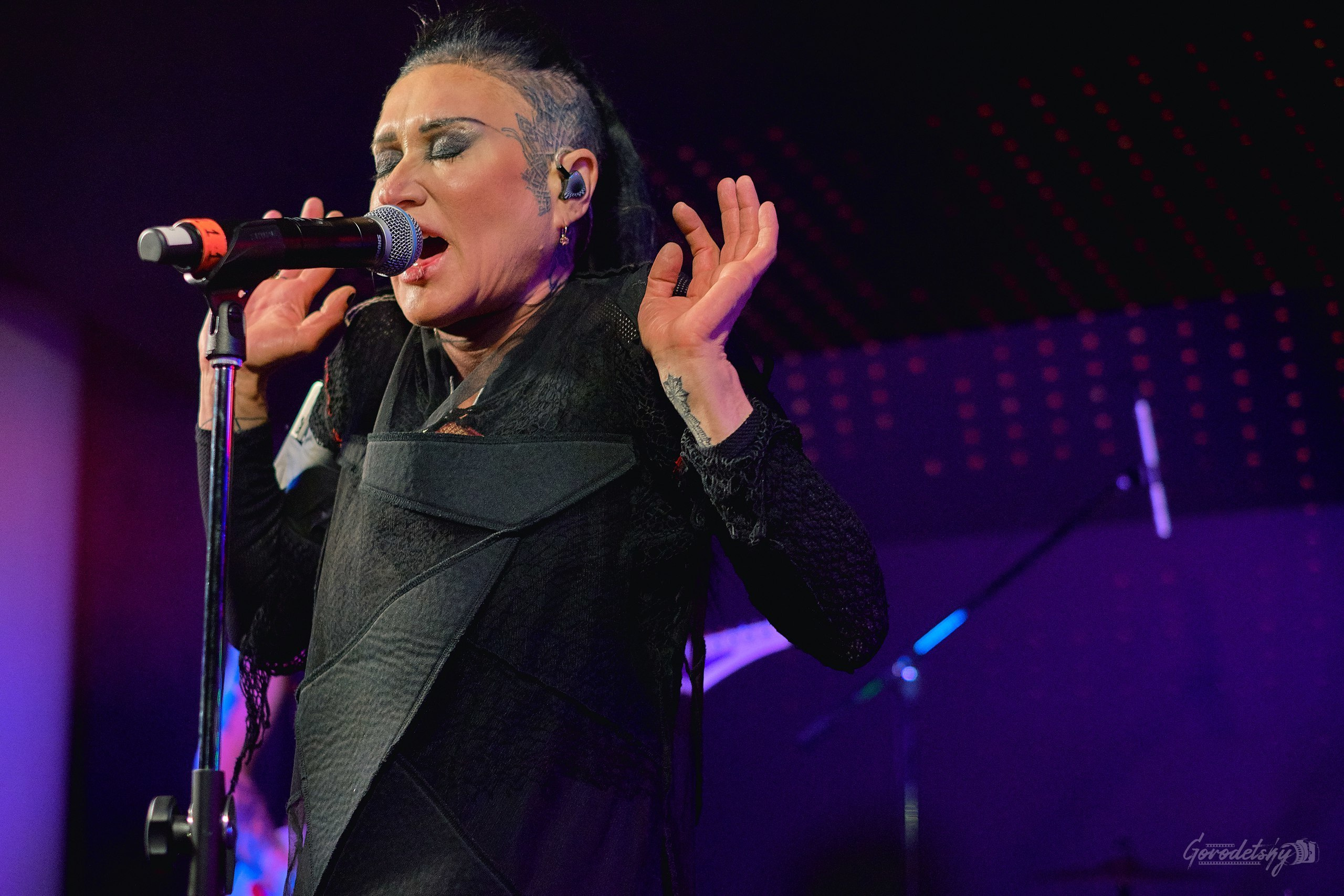 Линда, фото с концерта. Фотограф в Екатеринбурге Юра Сахар. Профессиональный фотограф в Екатеринбурге Юра Сахар