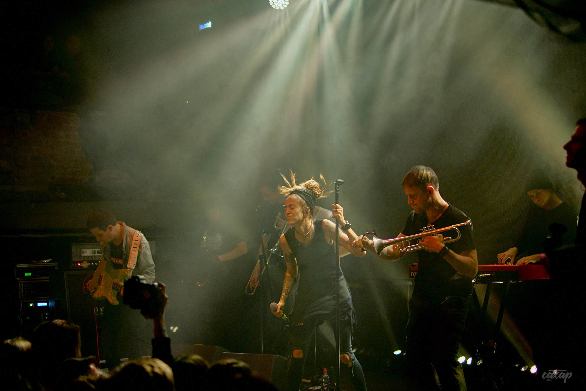 Alai Oli, фото с концерта. Фотограф в Екатеринбурге Юра Сахар. Профессиональный фотограф в Екатеринбурге Юра Сахар