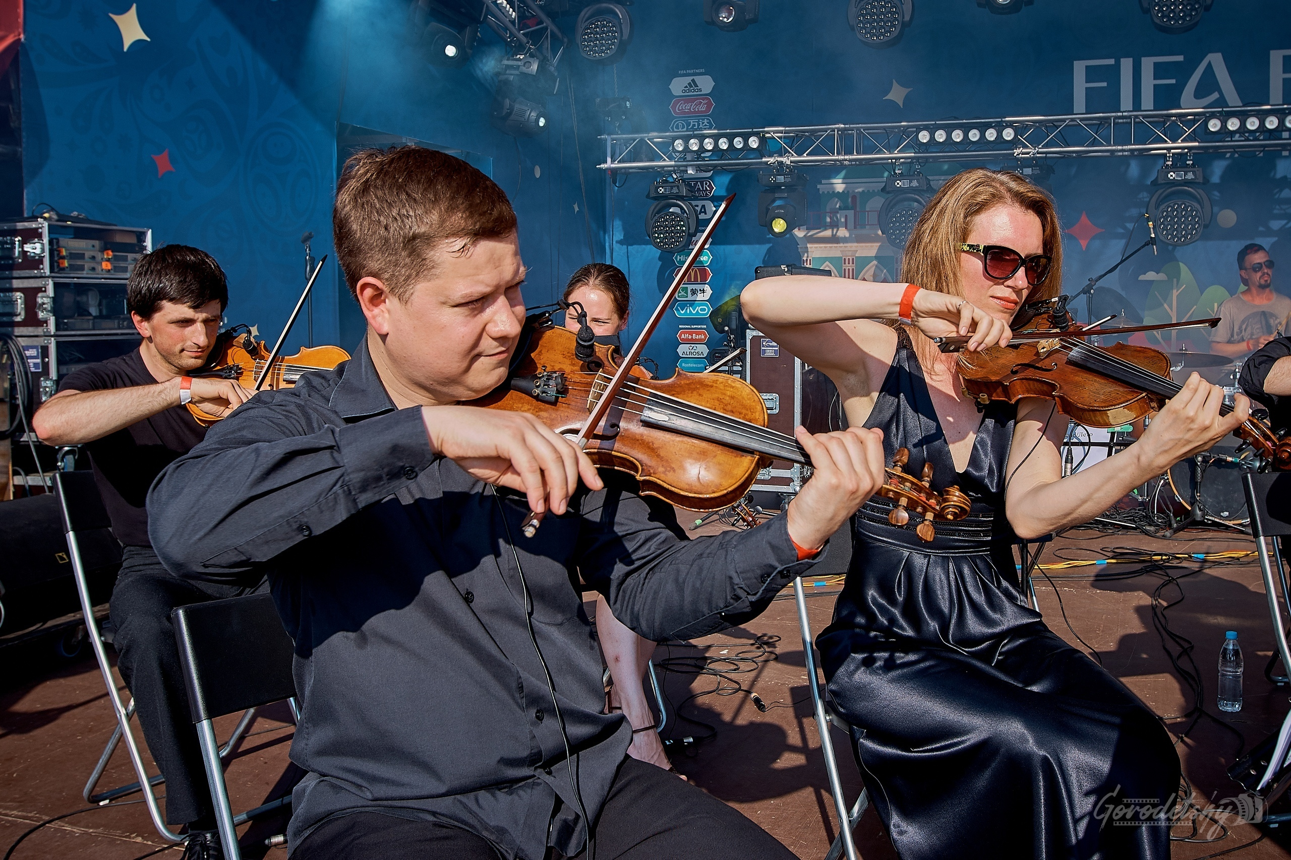 Курара и Другой Оркестр, фото с концерта. Фотограф в Екатеринбурге Юр. Профессиональный фотограф в Екатеринбурге Юра Сахар