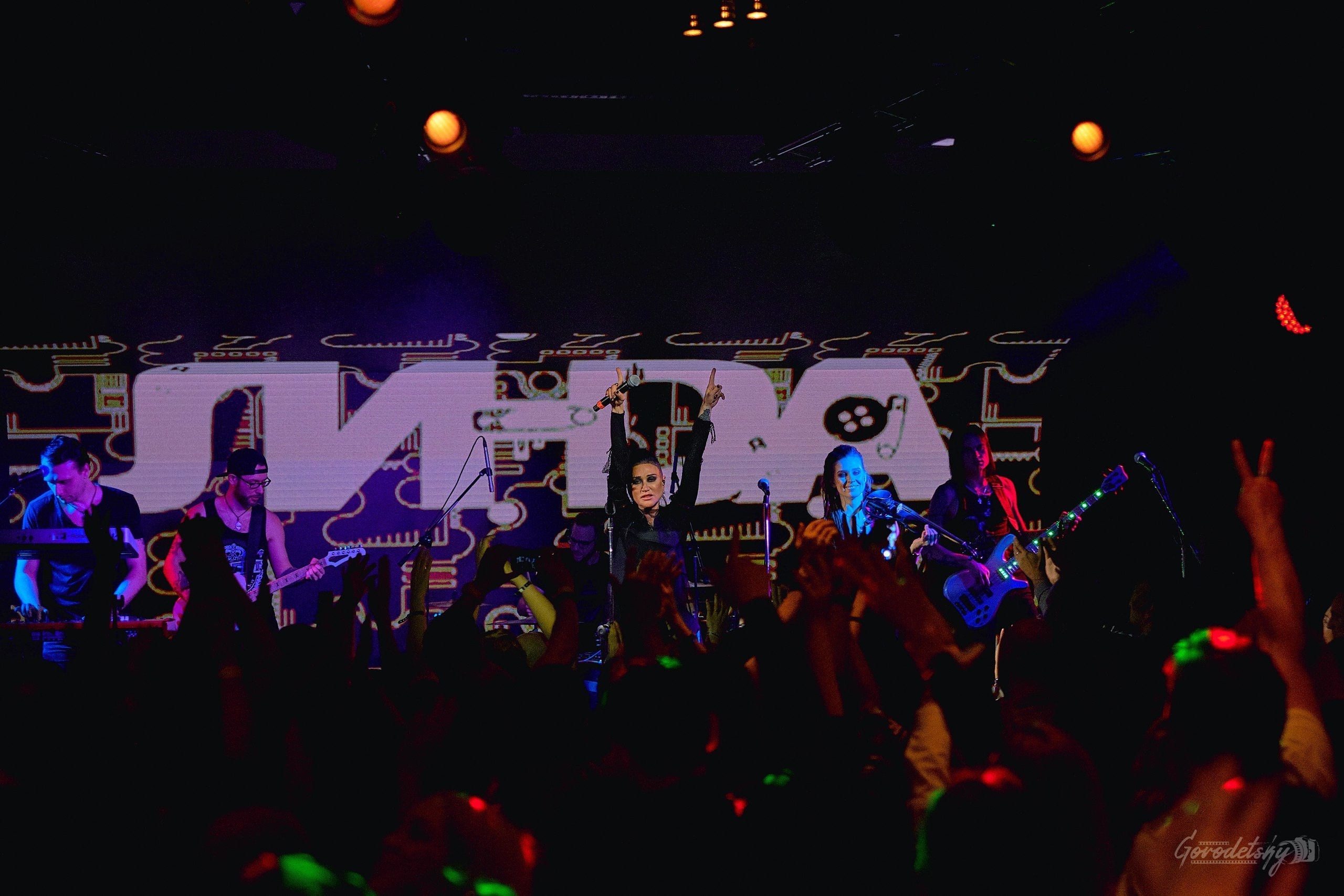 Линда, фото с концерта. Фотограф в Екатеринбурге Юра Сахар. Профессиональный фотограф в Екатеринбурге Юра Сахар