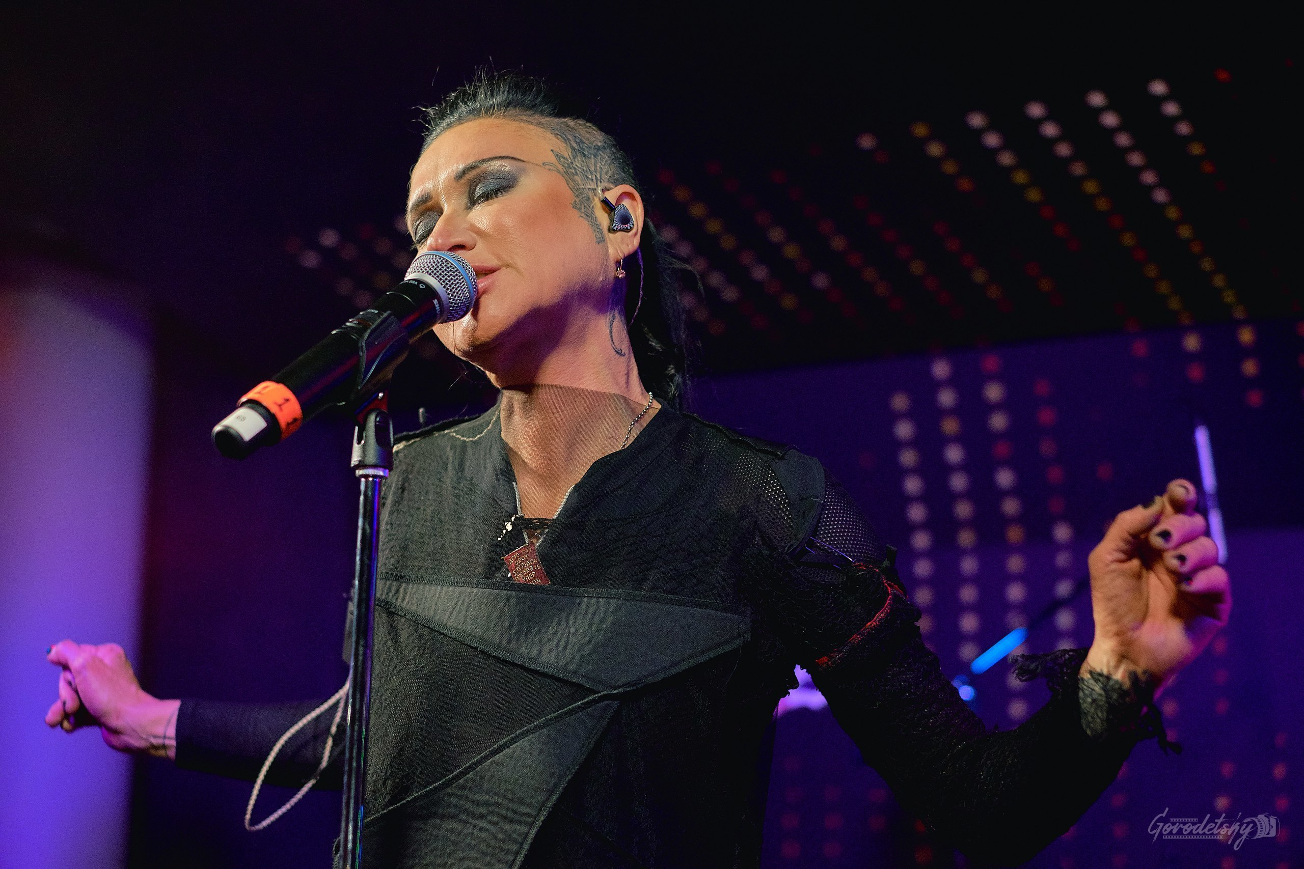 Линда, фото с концерта. Фотограф в Екатеринбурге Юра Сахар. Профессиональный фотограф в Екатеринбурге Юра Сахар