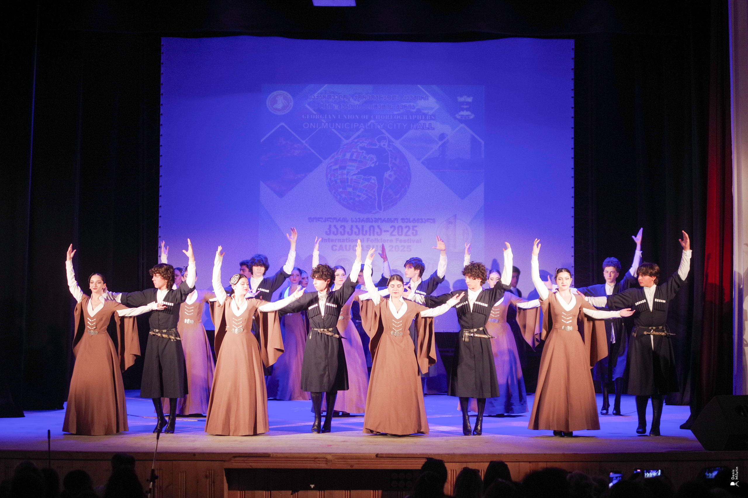 Танцы в прекрасном Они. Портретный фотограф Денис Милютин