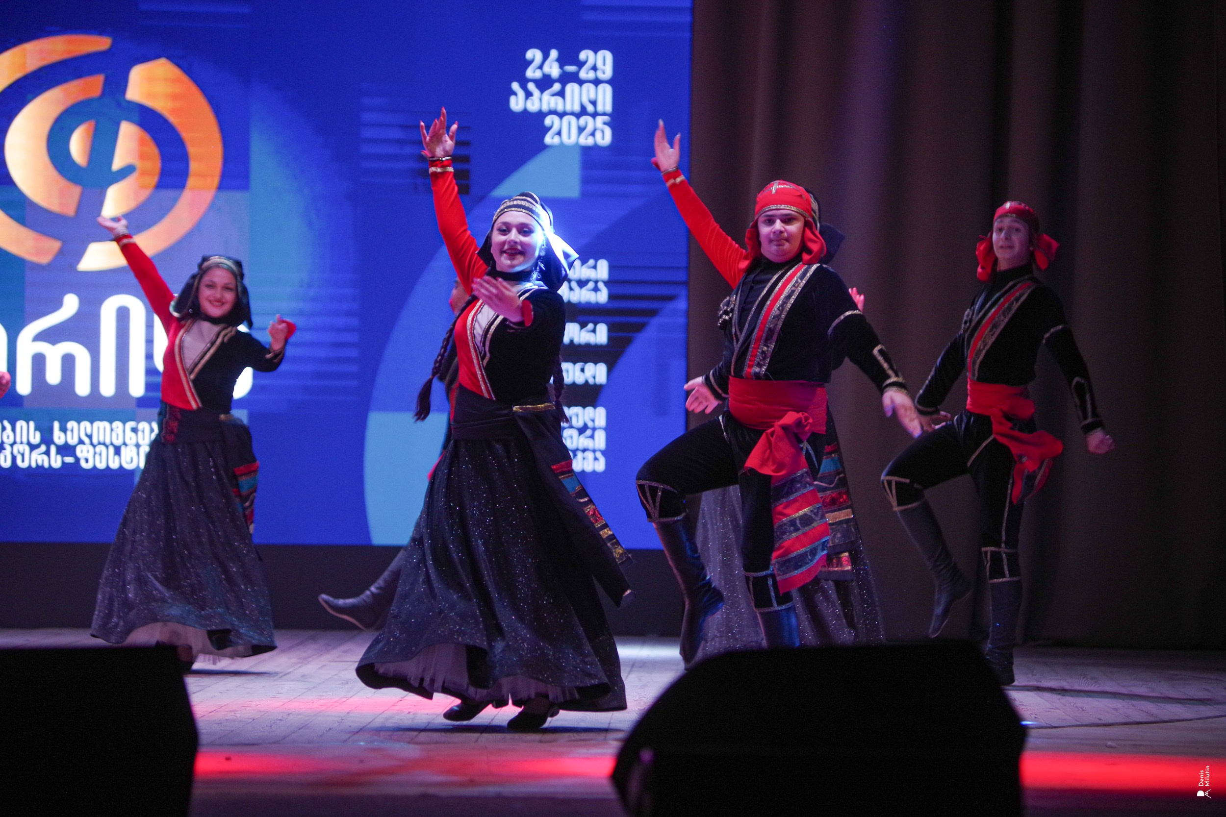 Танцы в Хоби. Портретный фотограф Денис Милютин