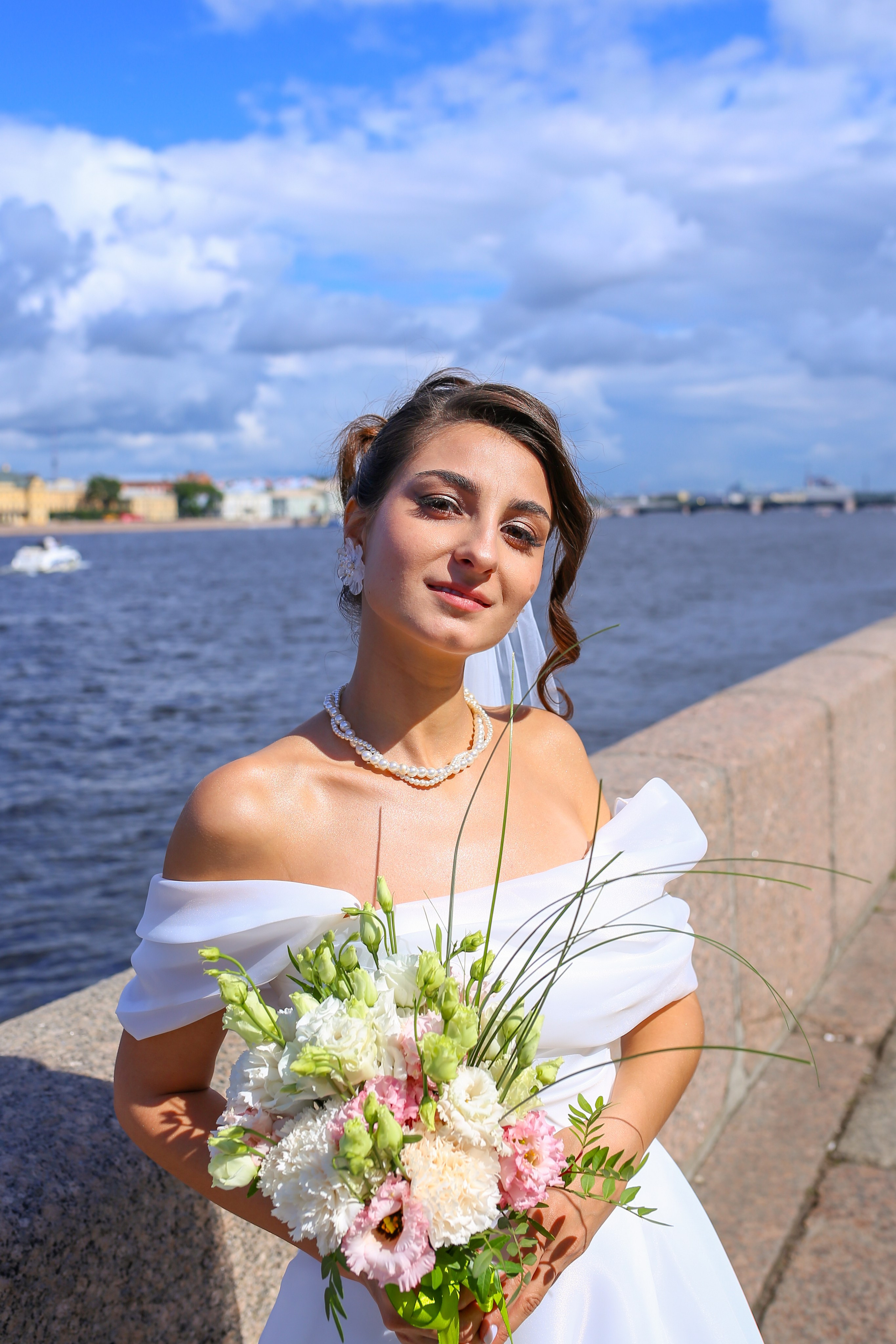 Классические кадры, во Дворце бракосочетания. Свадебный и Репортажный фотограф в Санкт-Петербурге