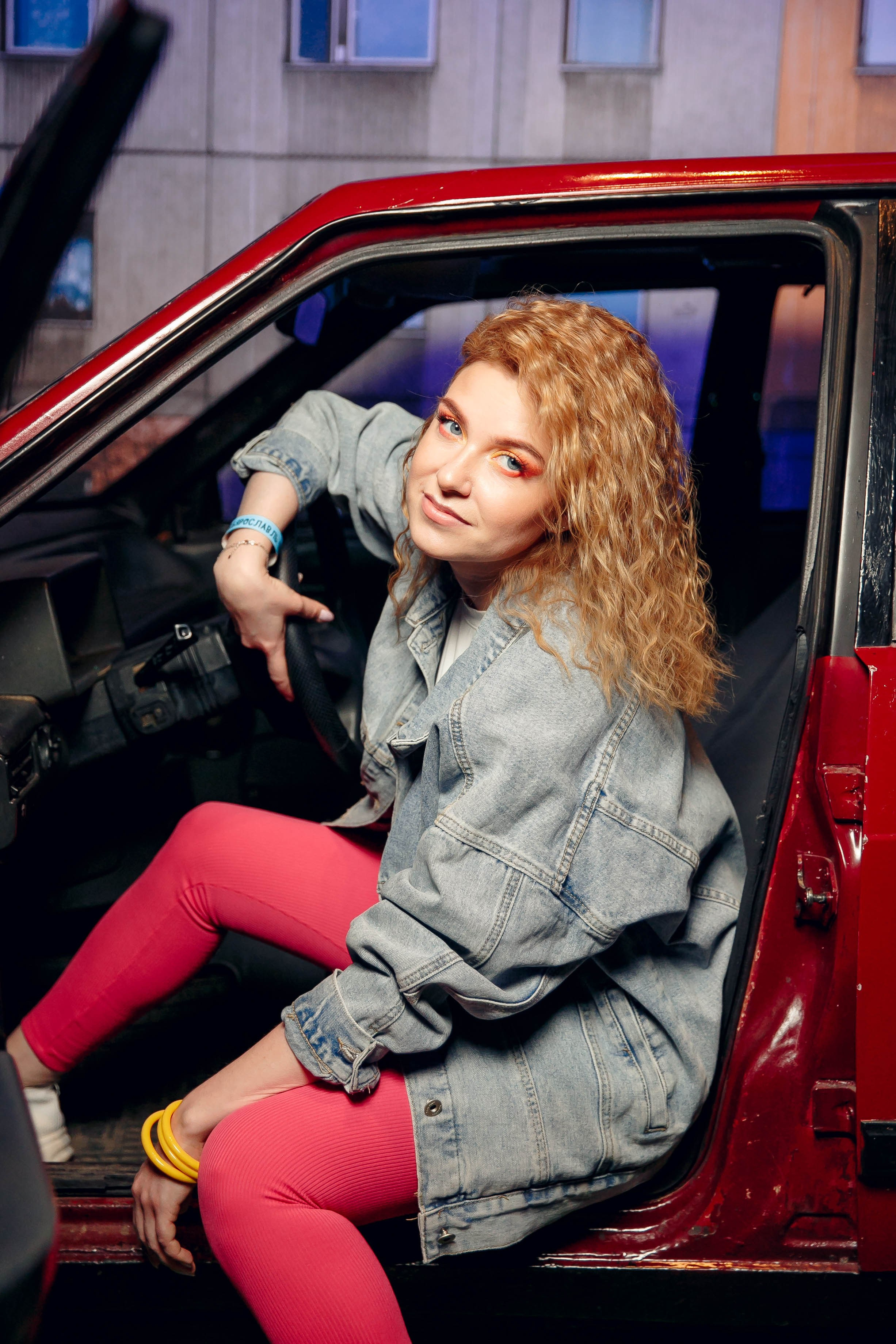 Фотосессия в стиле «90-е». Ваш репортажный фотограф Артемий Антонов