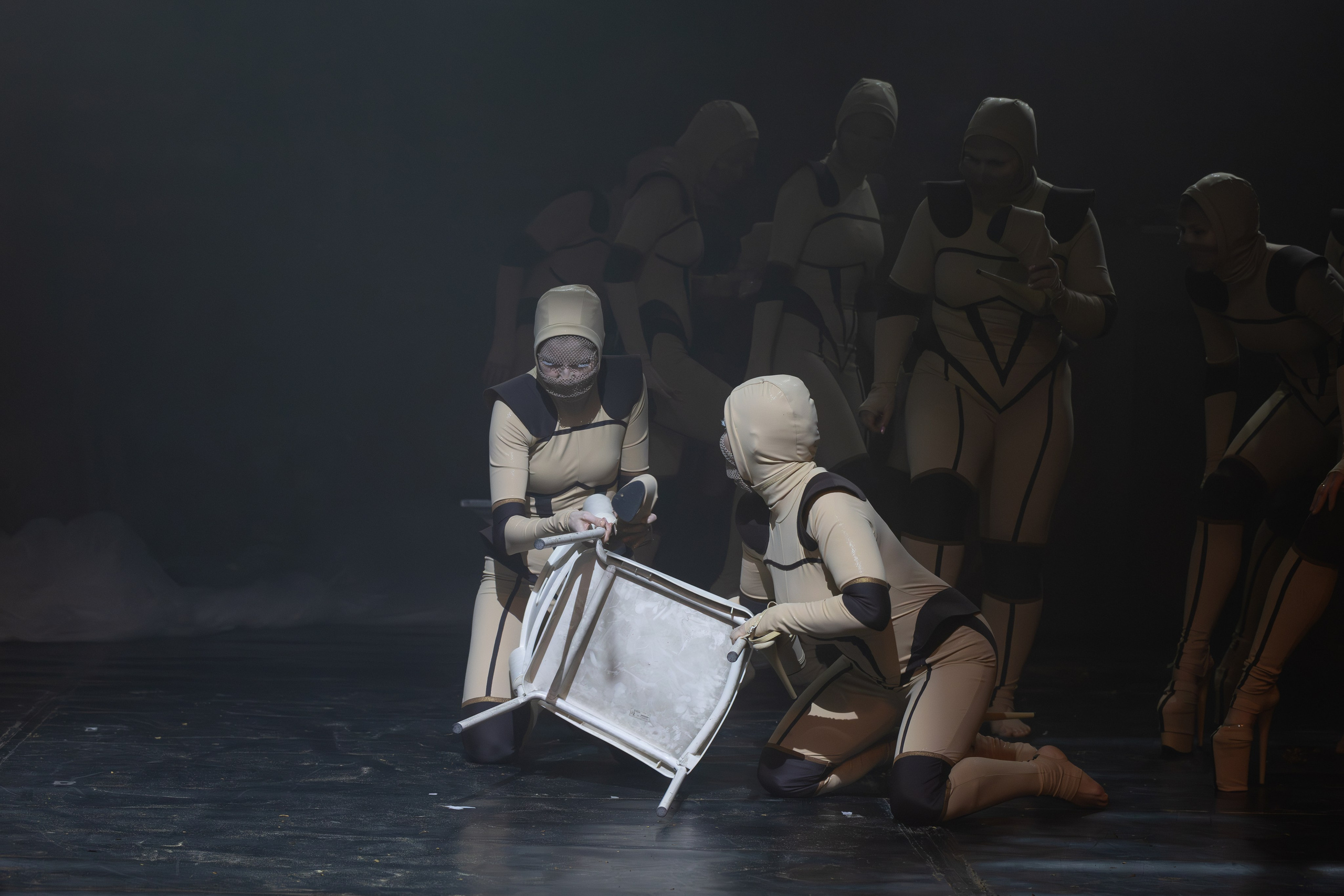 Постановка «Иные» 2025. Предметный и репортажный фотограф в Санкт-Петербурге Александр Е