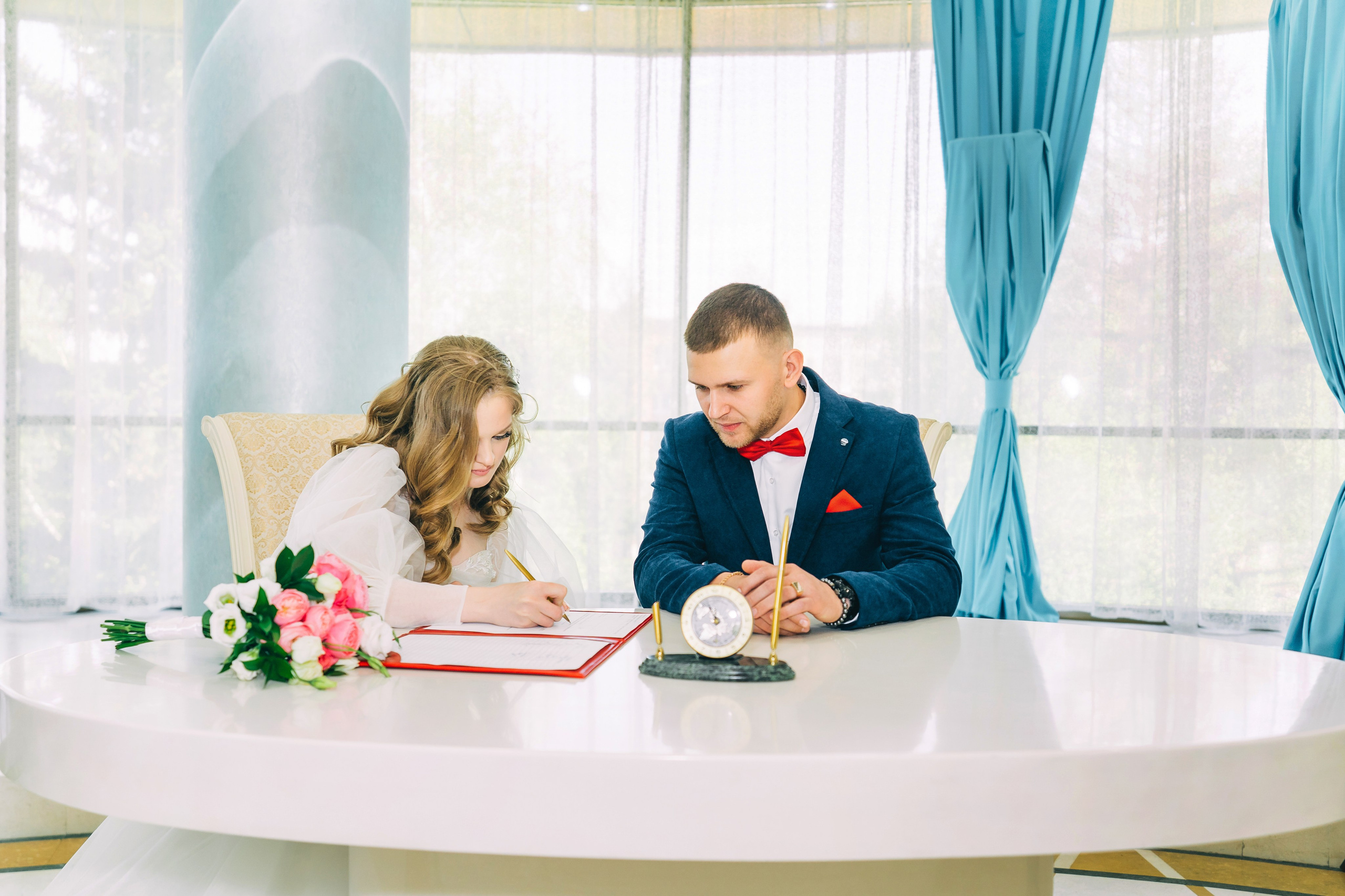 Красный кабриолет. Фотограф Ангарск Иркутск Ксения Король