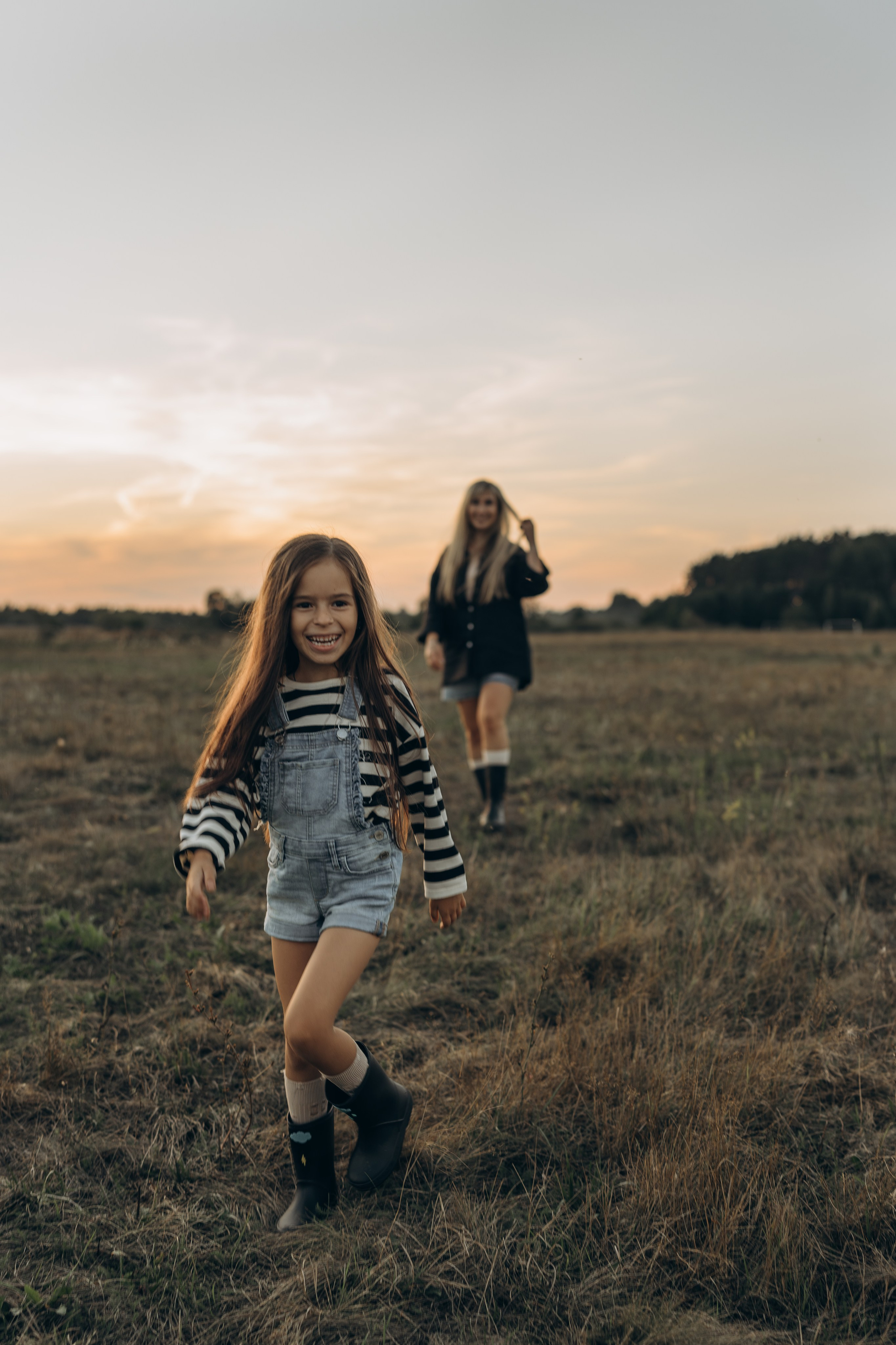 Детство, лошади, природа. Семейный фотограф Москва. Фотограф беременности и материнства Москва