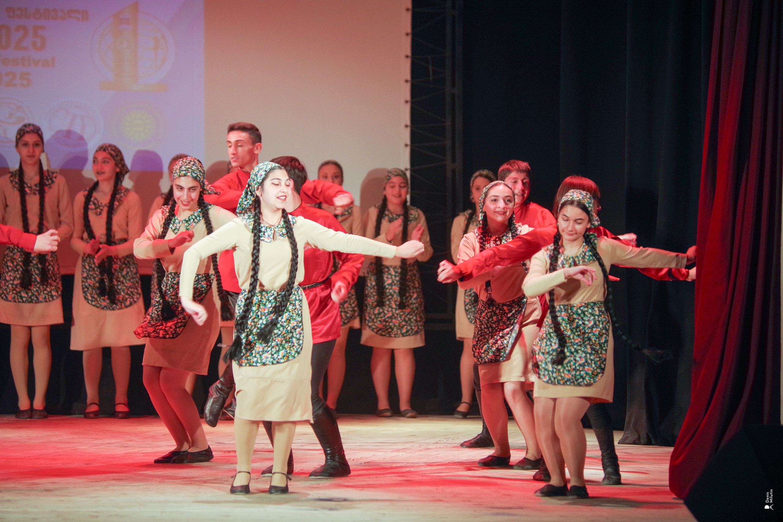 Танцы в прекрасном Они. Портретный фотограф Денис Милютин